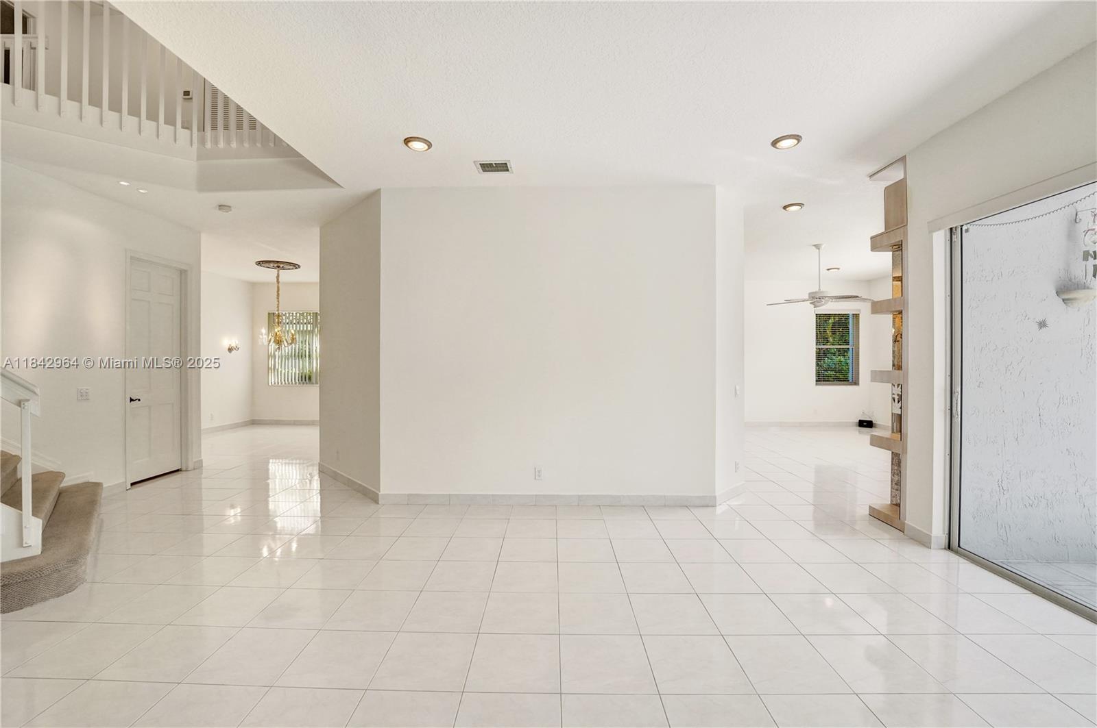 Weston, Florida, 33326, United States, 5 Bedrooms Bedrooms, ,4 BathroomsBathrooms,Residential,For Sale,1987523