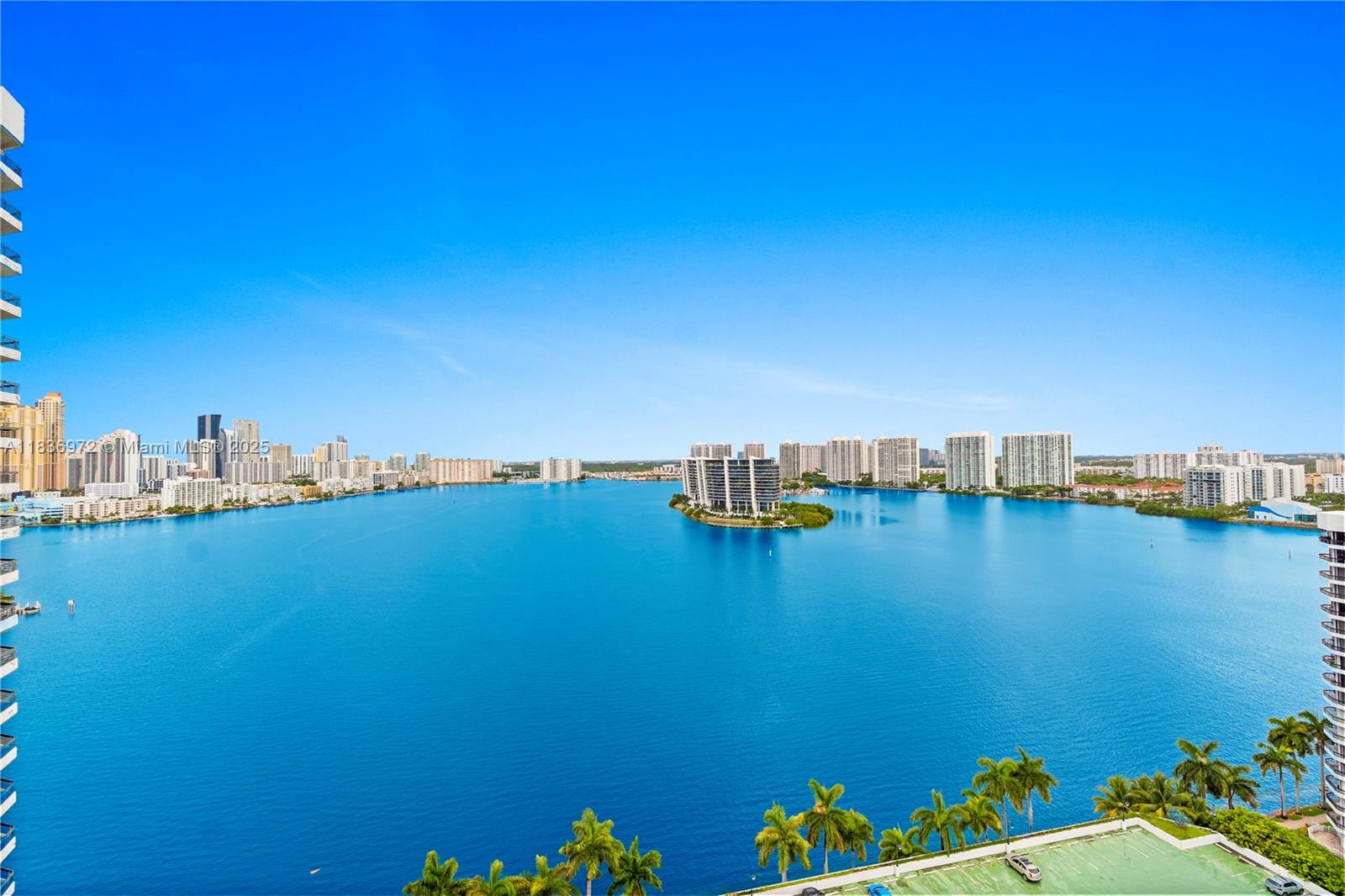 Aventura, Florida, 33180, United States, 2 Bedrooms Bedrooms, ,2 BathroomsBathrooms,Residential,For Sale,1895458