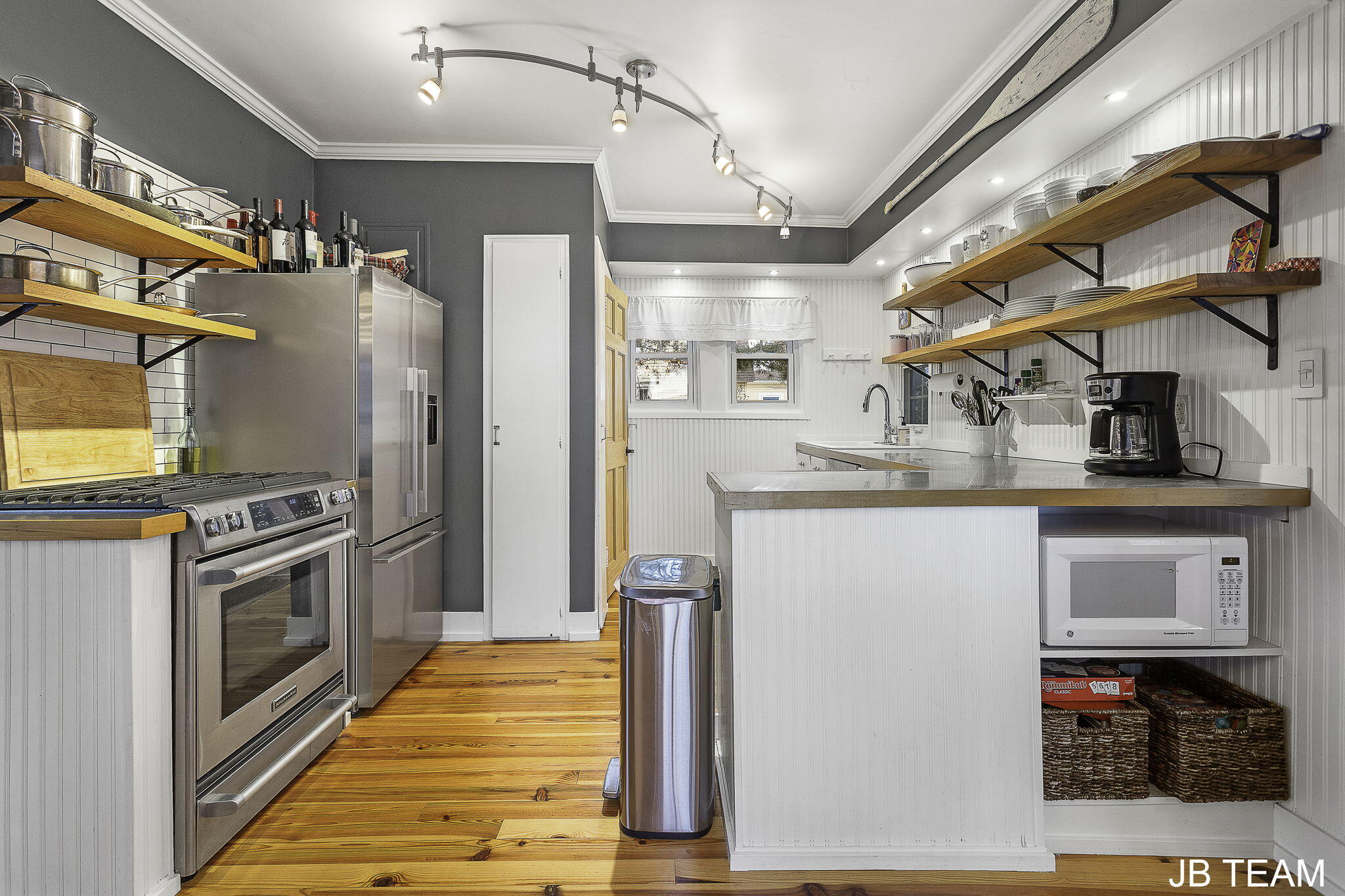 Holland, Michigan, 49423, United States, 3 Bedrooms Bedrooms, ,2 BathroomsBathrooms,Residential,For Sale,1827568
