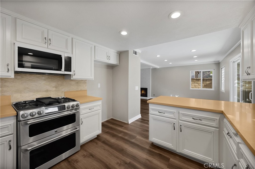 Pomona, California, 91766, United States, 4 Bedrooms Bedrooms, ,2 BathroomsBathrooms,Residential,For Sale,1904268