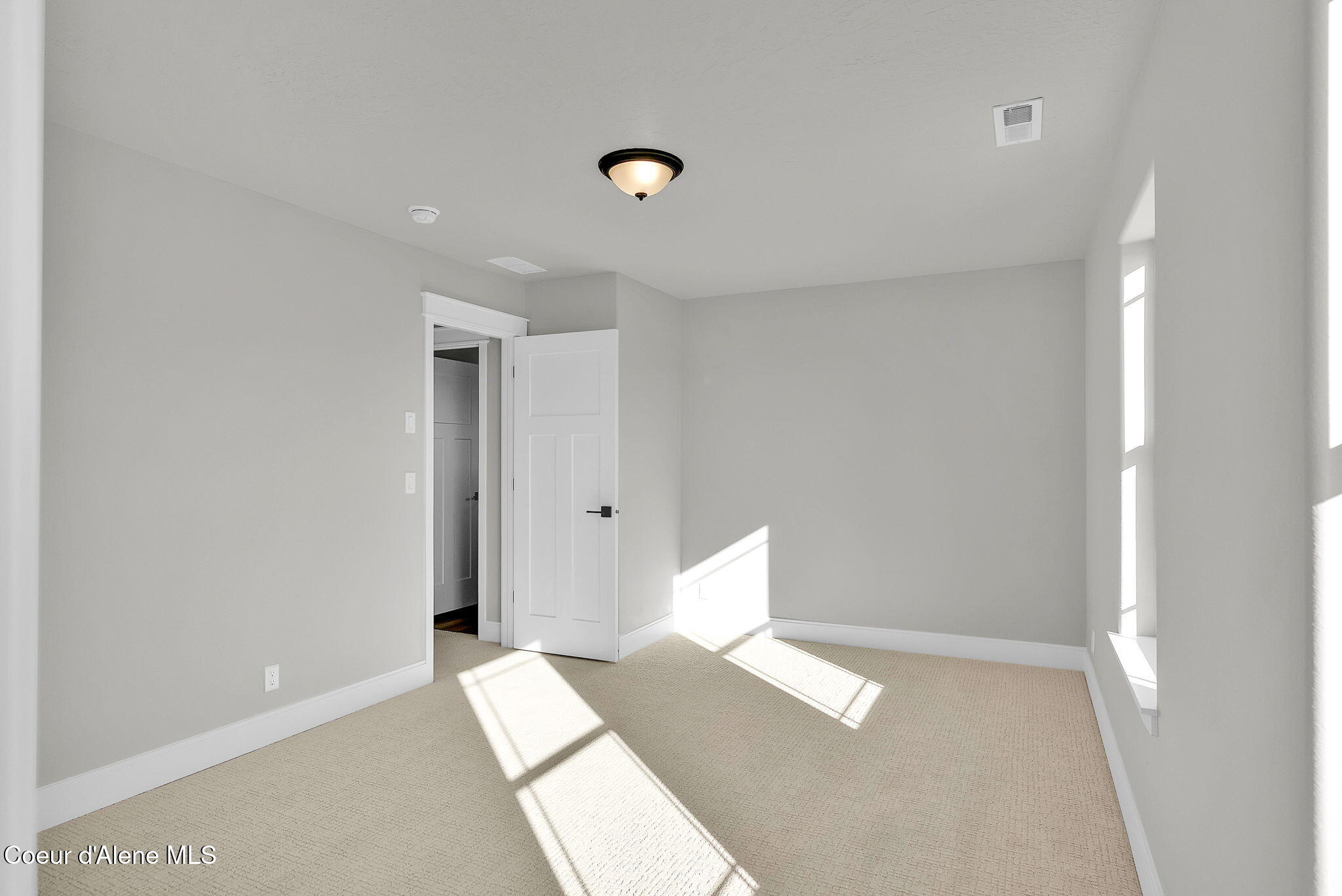 Rathdrum, Idaho, 83858, United States, 4 Bedrooms Bedrooms, ,2 BathroomsBathrooms,Residential,For Sale,1998808