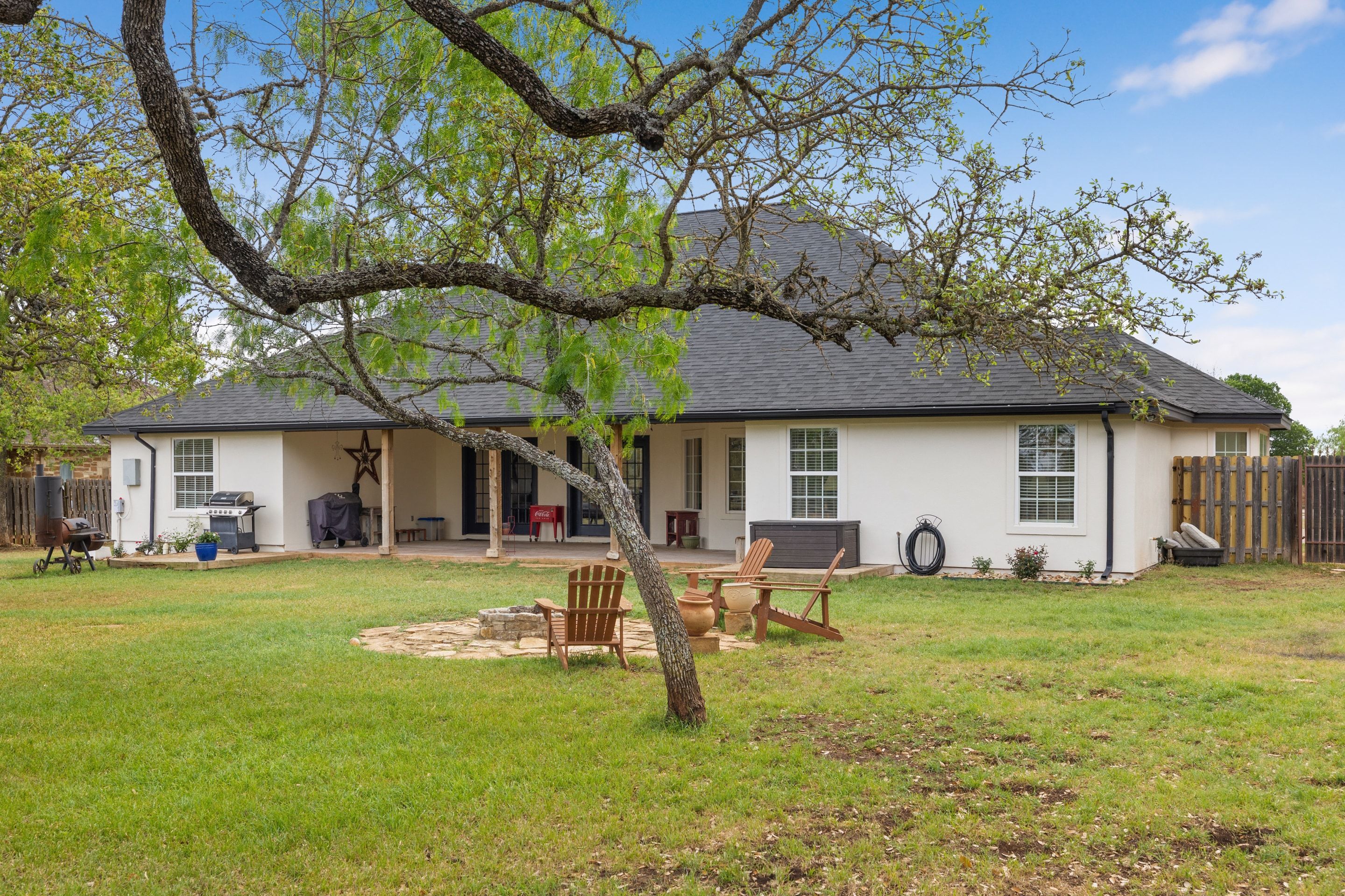  744 Bartlett Drive West - 物件實景