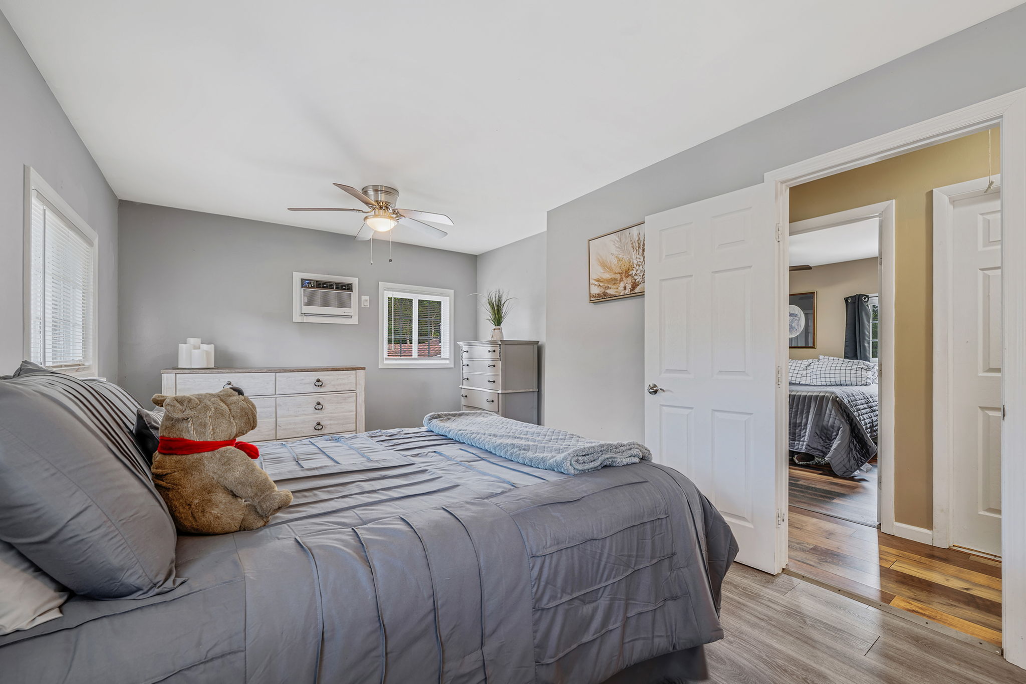 Holbrook, New York, 11741, United States, 4 Bedrooms Bedrooms, ,2 BathroomsBathrooms,Residential,For Sale,1921104