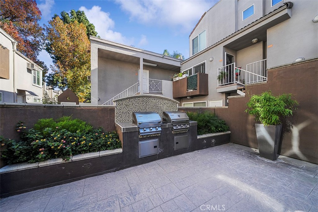 Burbank, California, 91505, United States, 1 Bedroom Bedrooms, ,1 BathroomBathrooms,Residential,For Sale,2009729