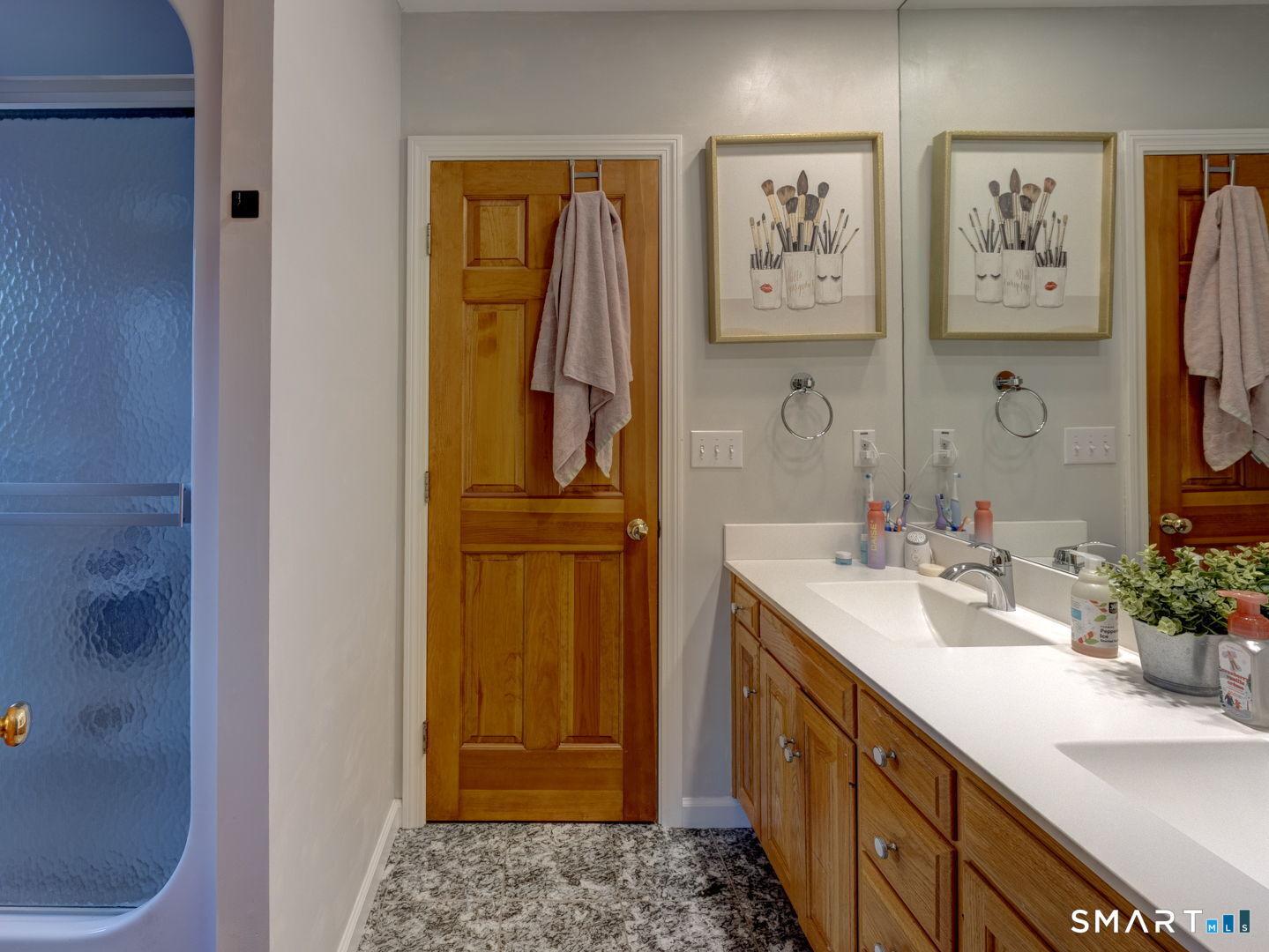Wethersfield, Connecticut, 06109, United States, 3 Bedrooms Bedrooms, ,4 BathroomsBathrooms,Residential,For Sale,2048104