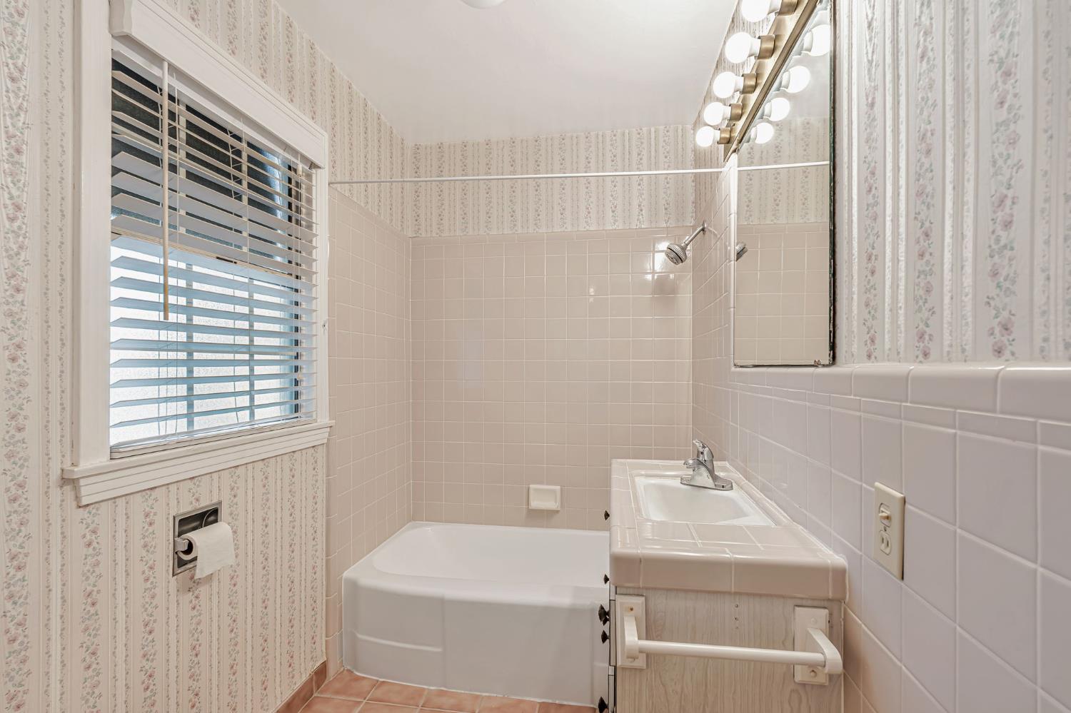 Modesto, California, 95350, United States, 3 Bedrooms Bedrooms, ,2 BathroomsBathrooms,Residential,For Sale,1927258
