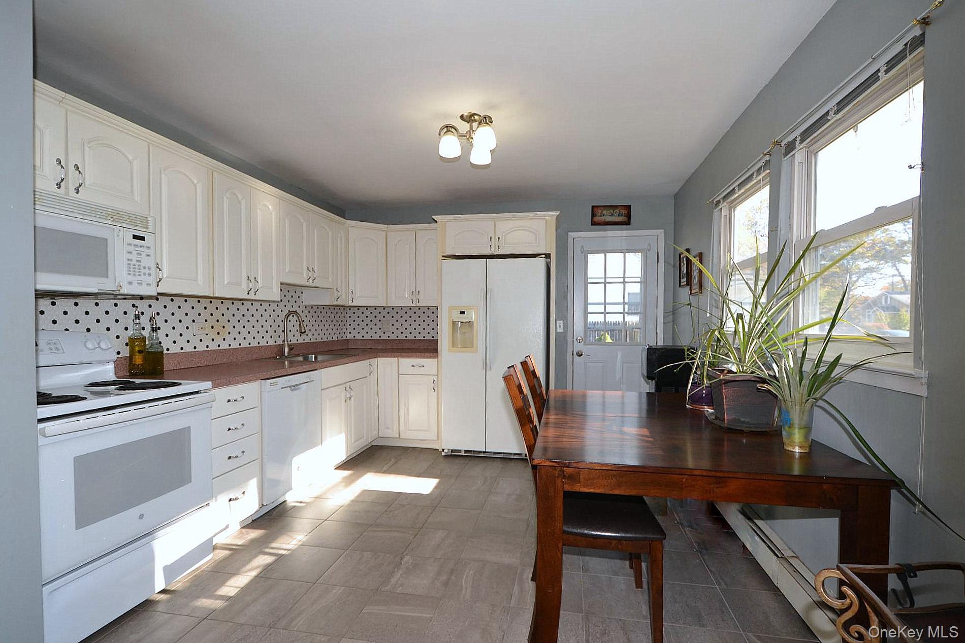 Patchogue, New York, 11772, United States, 3 Bedrooms Bedrooms, ,1 BathroomBathrooms,Residential,For Sale,1972956