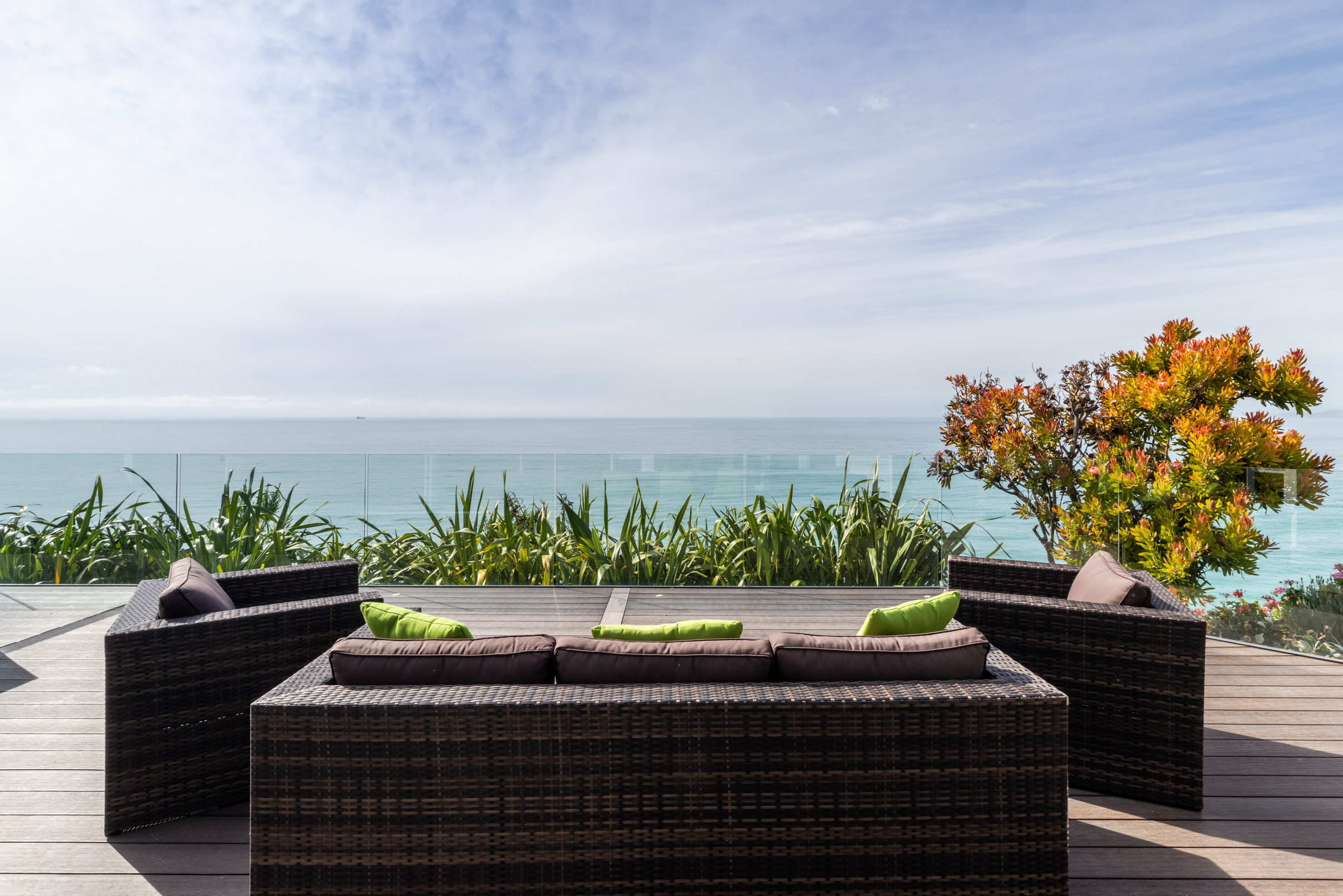  Outstanding Buying on Bluff Hill - 物件實景