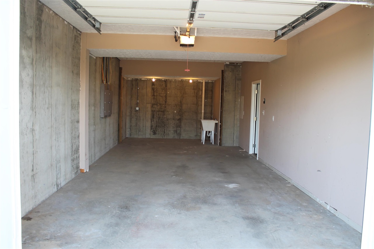Bowling Green, Kentucky, 42101, United States, 3 Bedrooms Bedrooms, ,2 BathroomsBathrooms,Residential,For Sale,1838101
