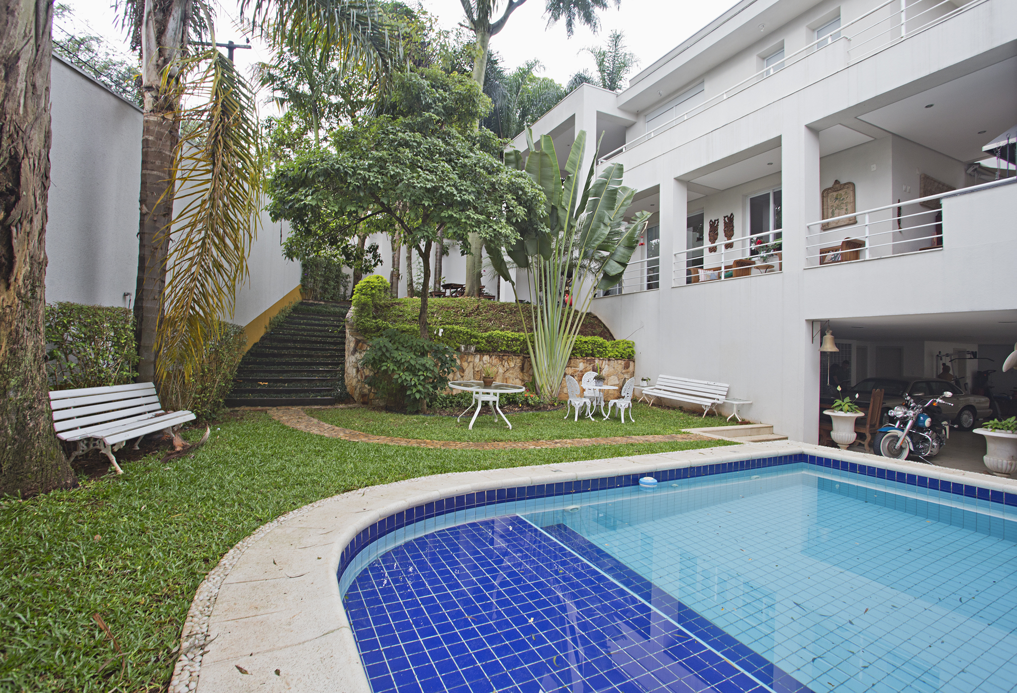  Home in a gated community surrounded by greenery - 物件實景