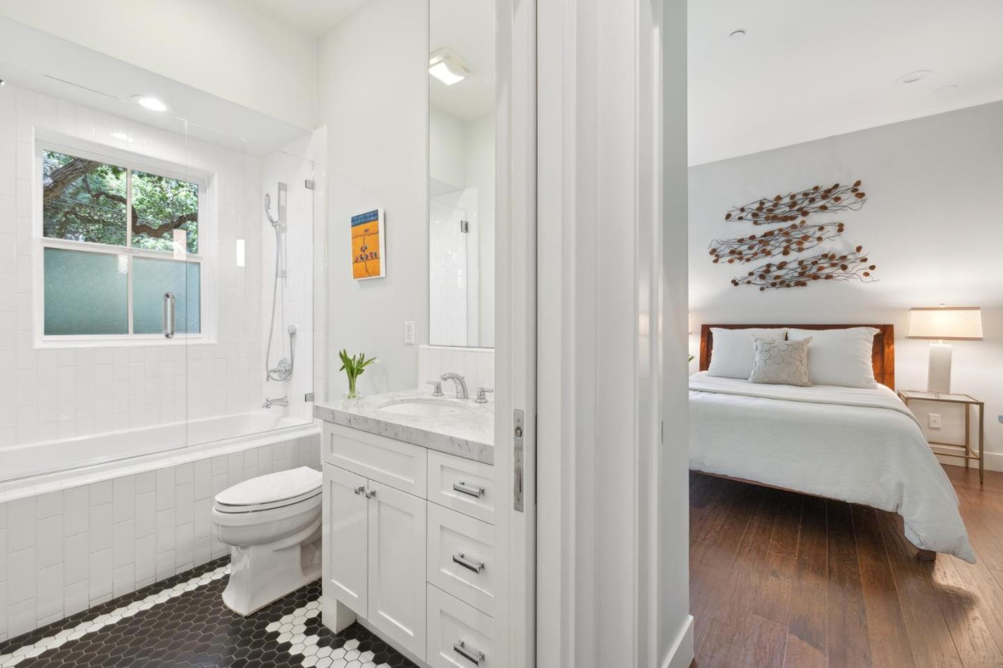 Menlo Park, California, 94025, United States, 6 Bedrooms Bedrooms, ,6 BathroomsBathrooms,Residential,For Sale,1939907
