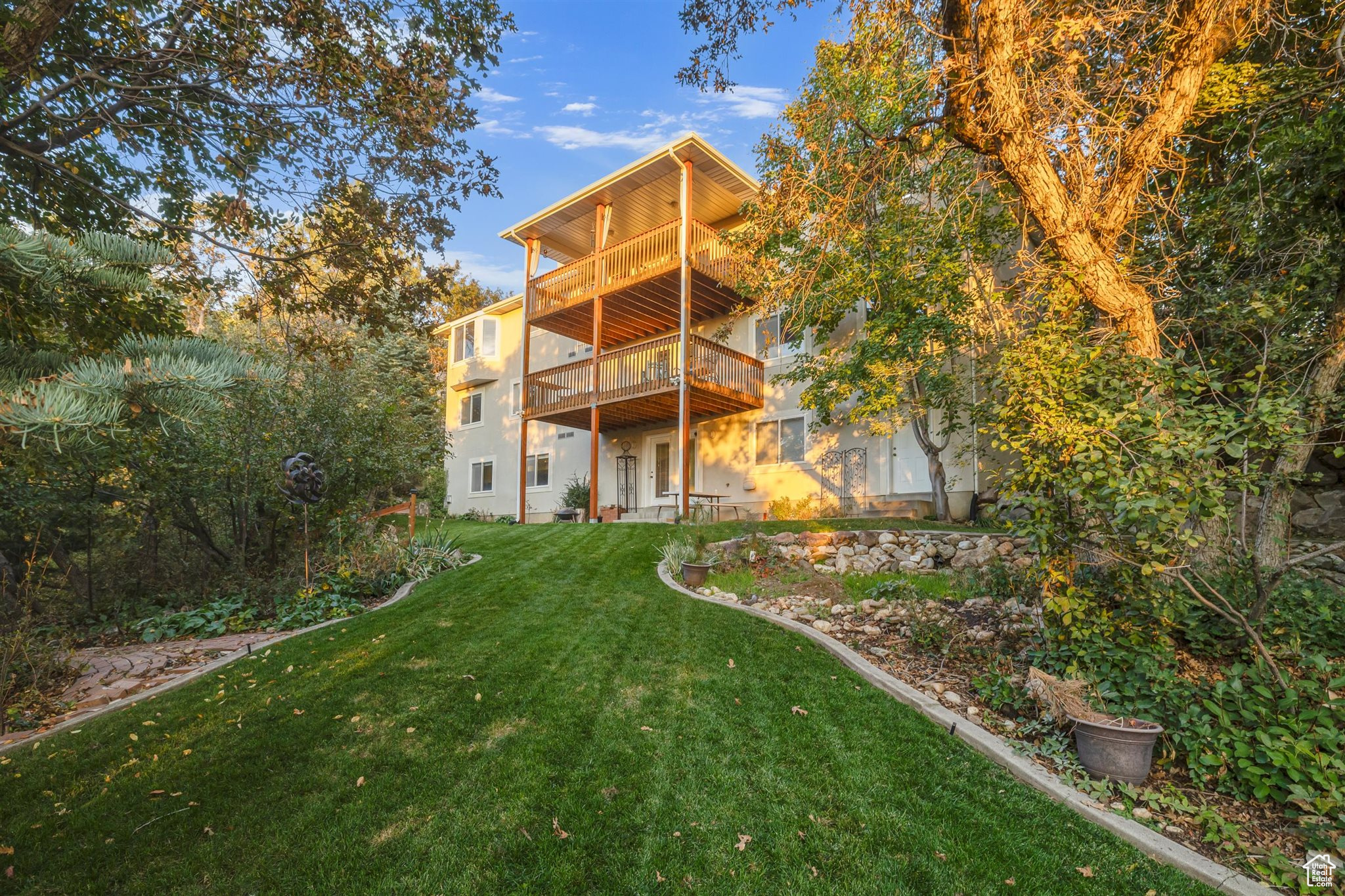 Bountiful, Utah, 84010, United States, 5 Bedrooms Bedrooms, ,4 BathroomsBathrooms,Residential,For Sale,1926219