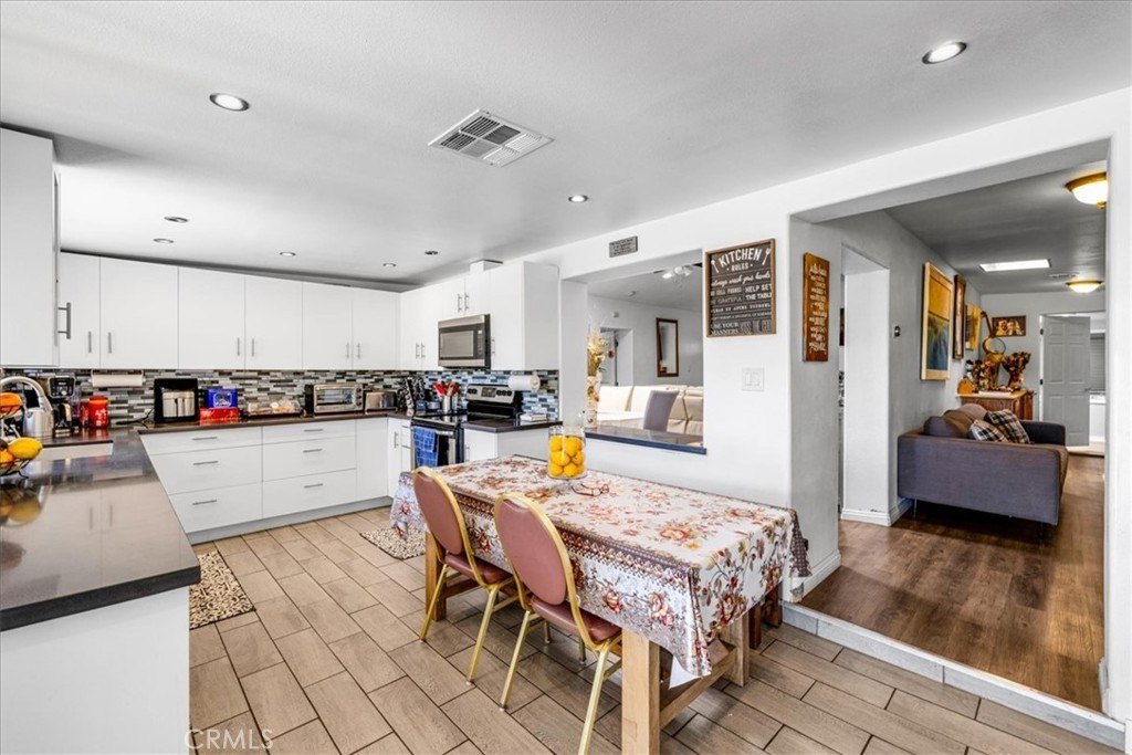 Morongo Valley, California, 92256, United States, 2 Bedrooms Bedrooms, ,2 BathroomsBathrooms,Residential,For Sale,1819780