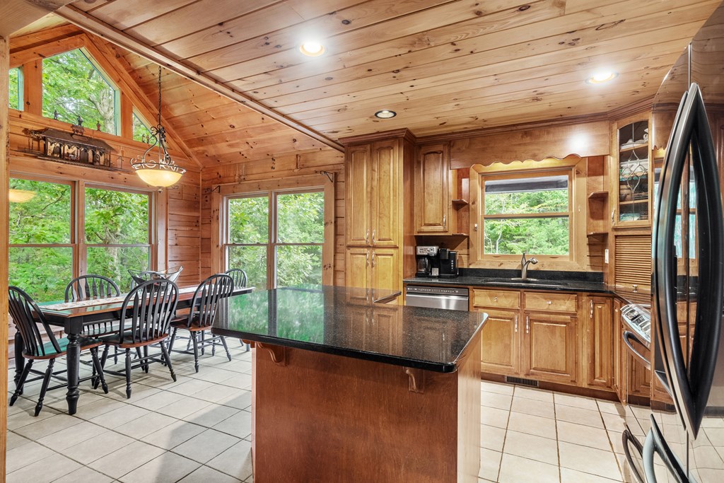 Morganton, Georgia, 30560, United States, 3 Bedrooms Bedrooms, ,3 BathroomsBathrooms,Residential,For Sale,1973910