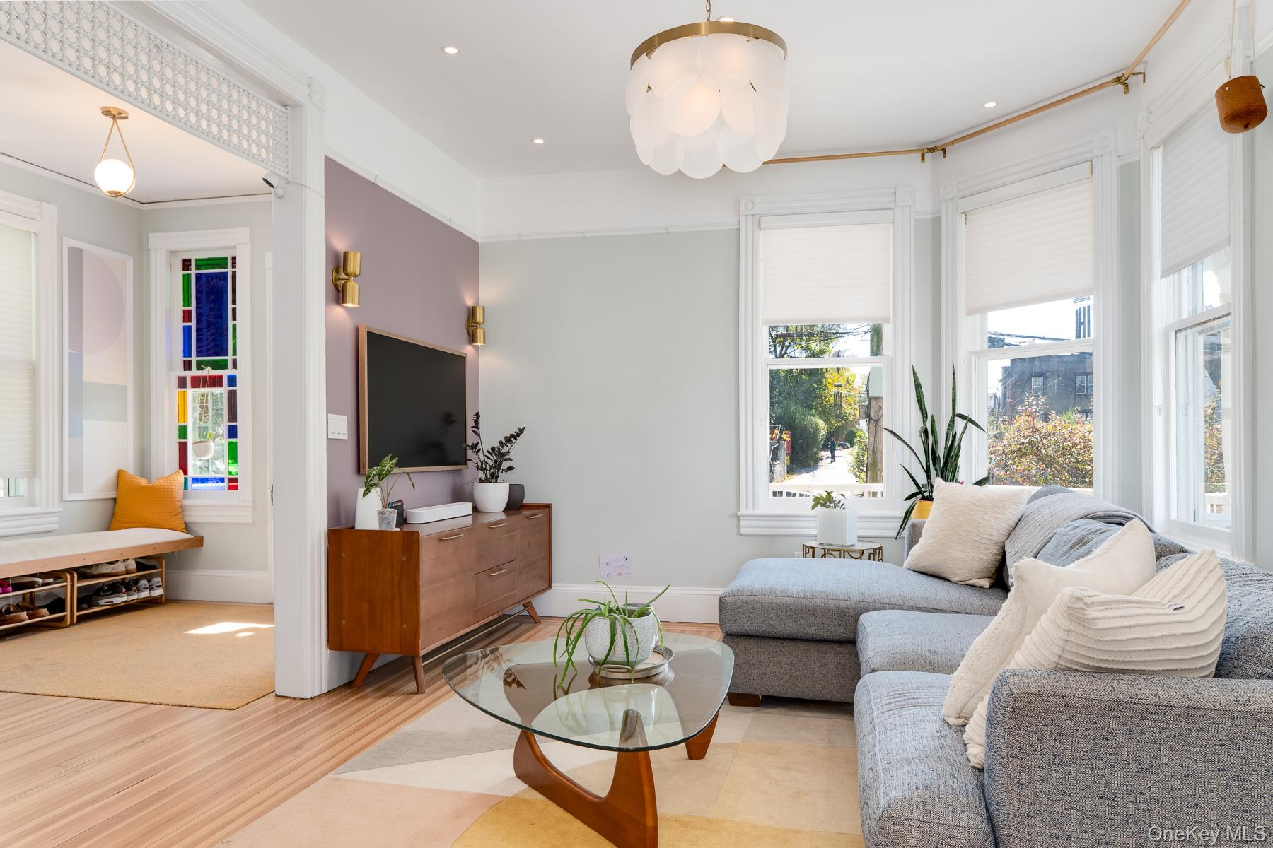 Tarrytown, New York, 10591, United States, 3 Bedrooms Bedrooms, ,4 BathroomsBathrooms,Residential,For Sale,1989441