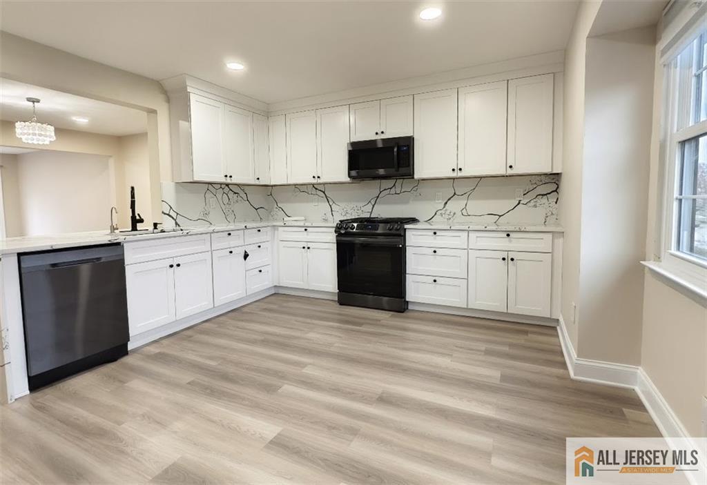 North Brunswick, New Jersey, 08902, United States, 3 Bedrooms Bedrooms, ,3 BathroomsBathrooms,Residential,For Sale,1992119