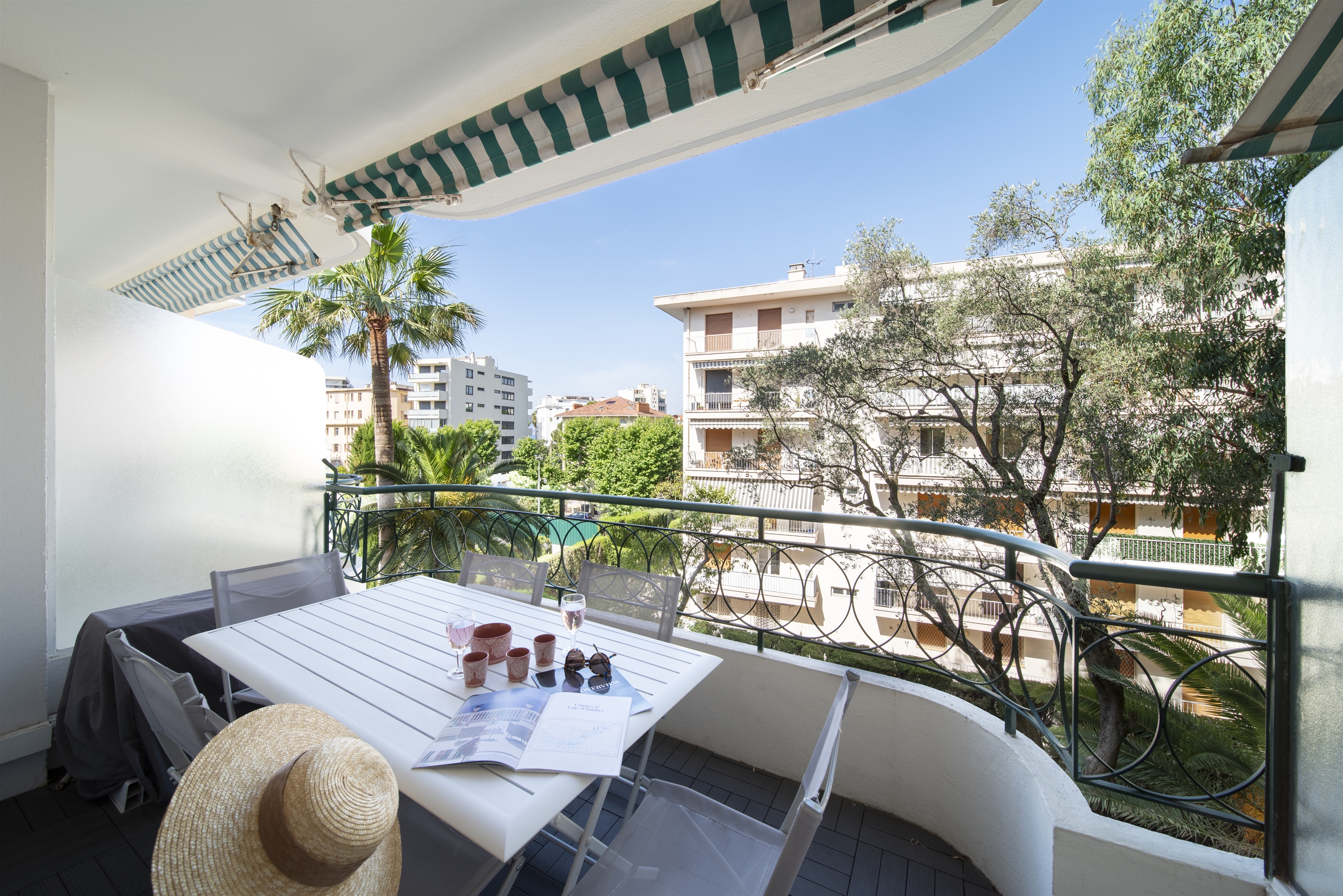  1-bedroom renovated apartment with terrace and garage Cannes City Centre - 物件實景
