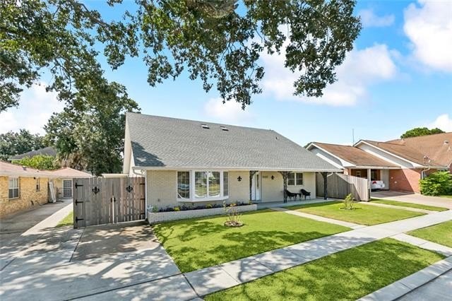 New Orleans, Louisiana, 70122, United States, 5 Bedrooms Bedrooms, ,3 BathroomsBathrooms,Residential,For Sale,1980126