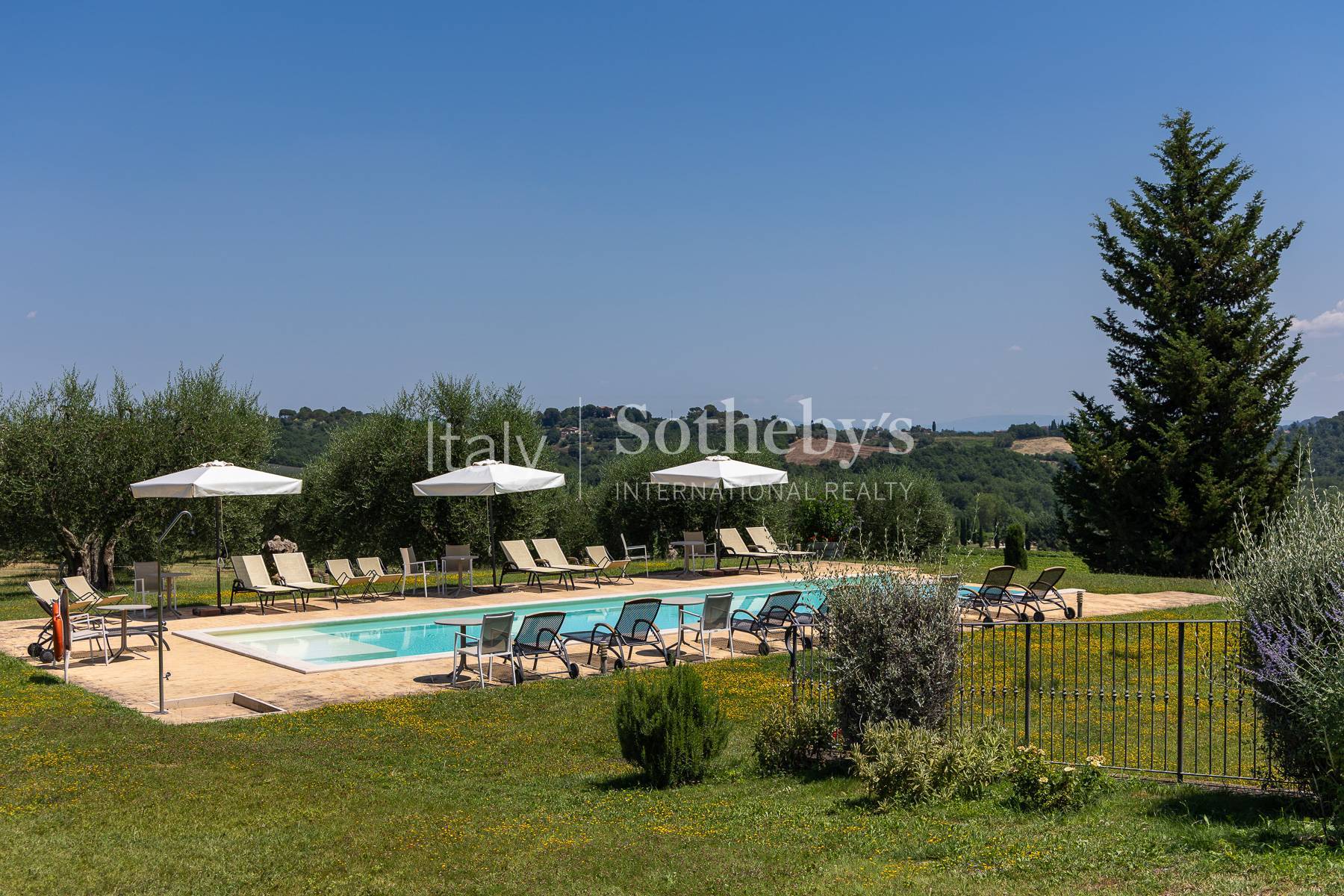  Luxury Wine Estate with Winery & Resort in Tuscany - 物件實景