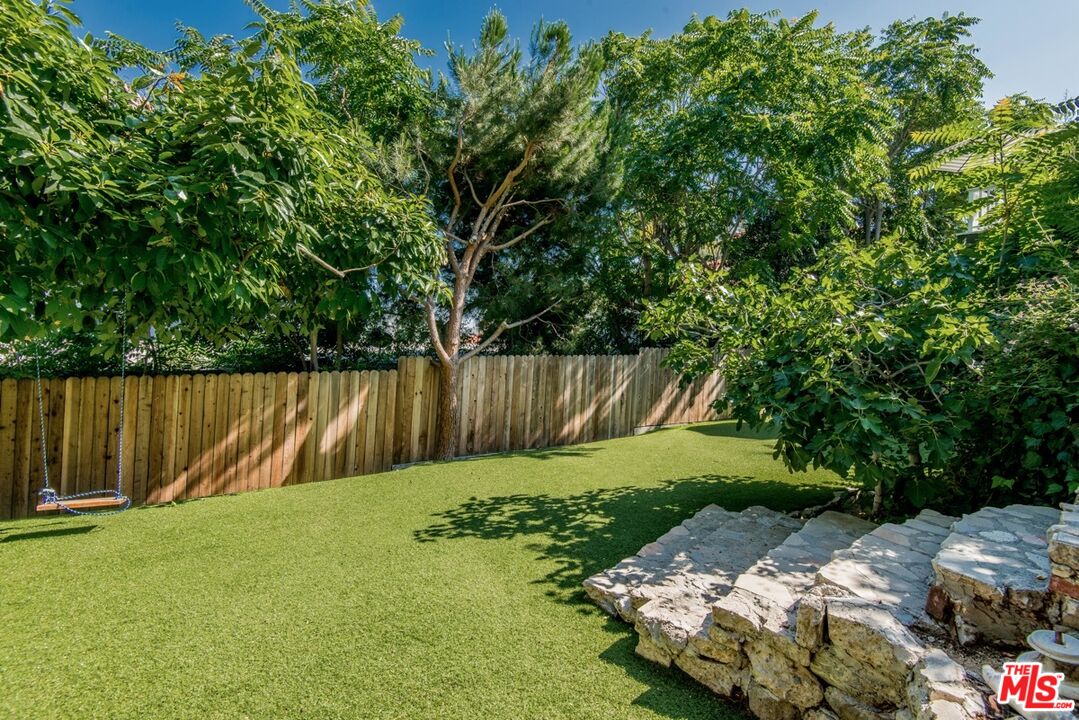 West Hollywood, California, 90069, United States, 3 Bedrooms Bedrooms, ,2 BathroomsBathrooms,Residential,For Sale,2002247