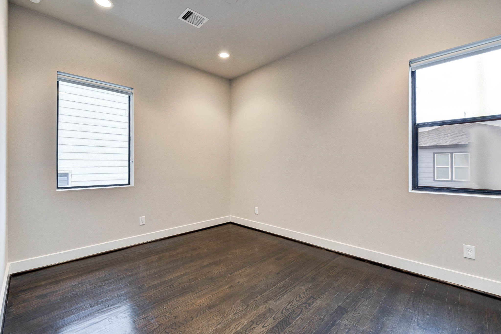 Houston, Texas, 77007, United States, 3 Bedrooms Bedrooms, ,4 BathroomsBathrooms,Residential,For Sale,1935957