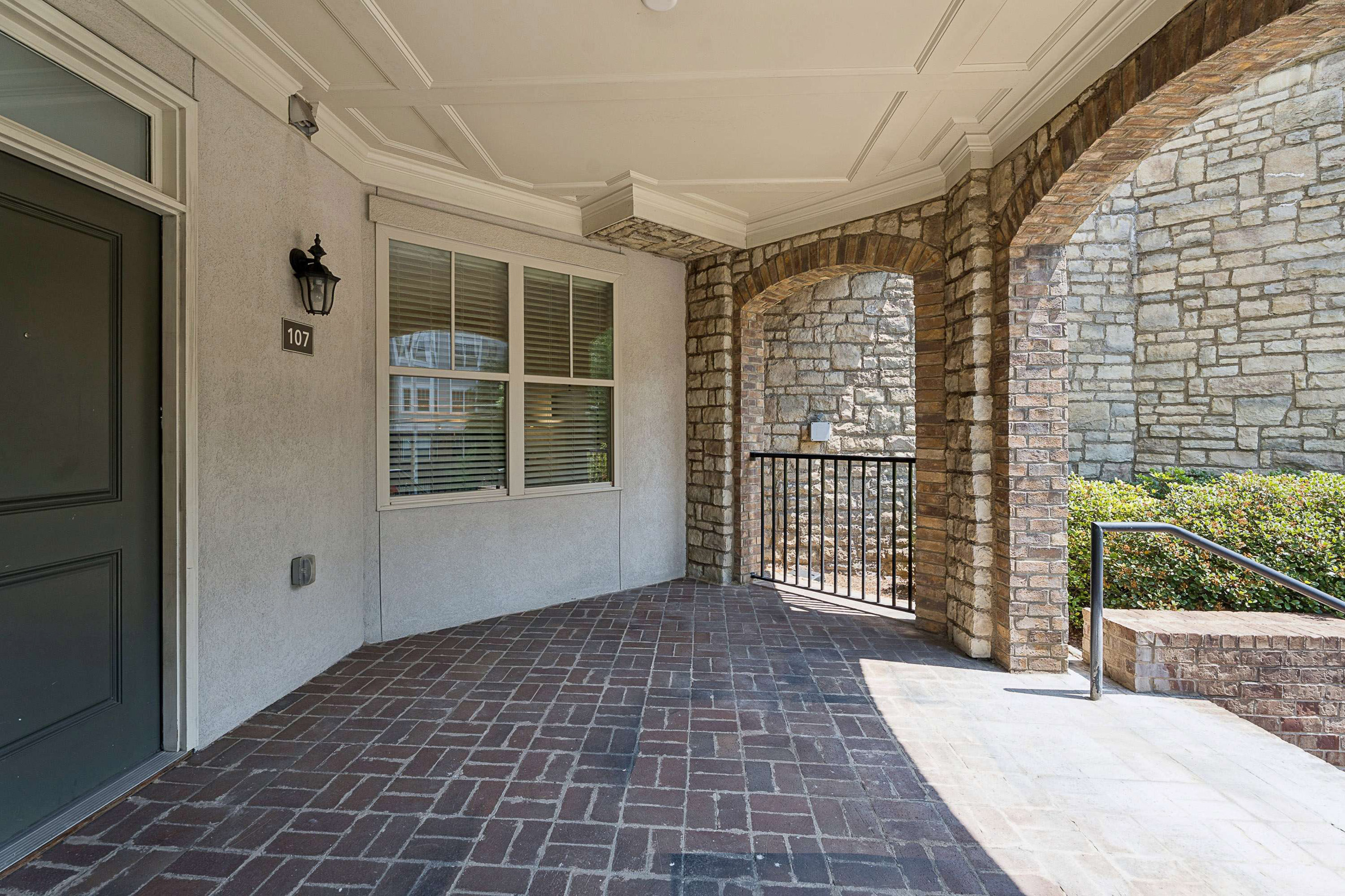  Exceptional Corner Residence in the Vibrant Heart of Midtown - 物件實景