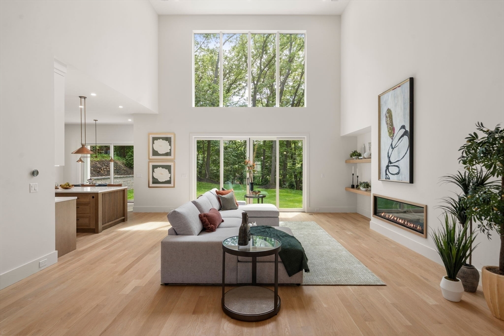 Newton, Massachusetts, 02461, United States, 6 Bedrooms Bedrooms, ,7 BathroomsBathrooms,Residential,For Sale,1882798