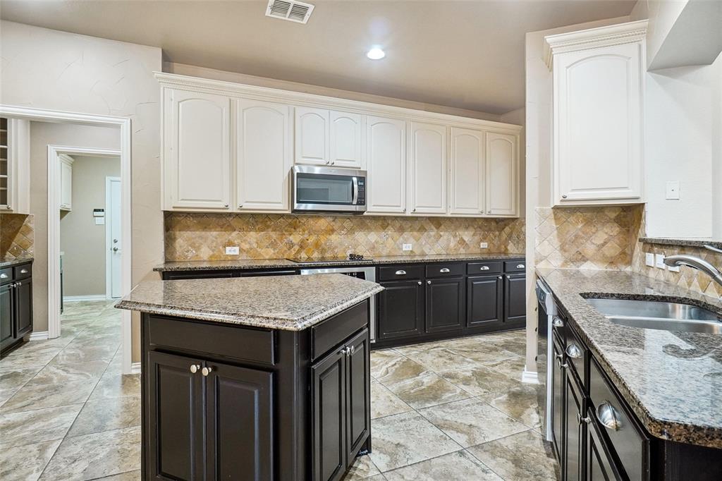 Flower Mound, Texas, 75022, United States, 5 Bedrooms Bedrooms, ,4 BathroomsBathrooms,Residential,For Sale,1836175
