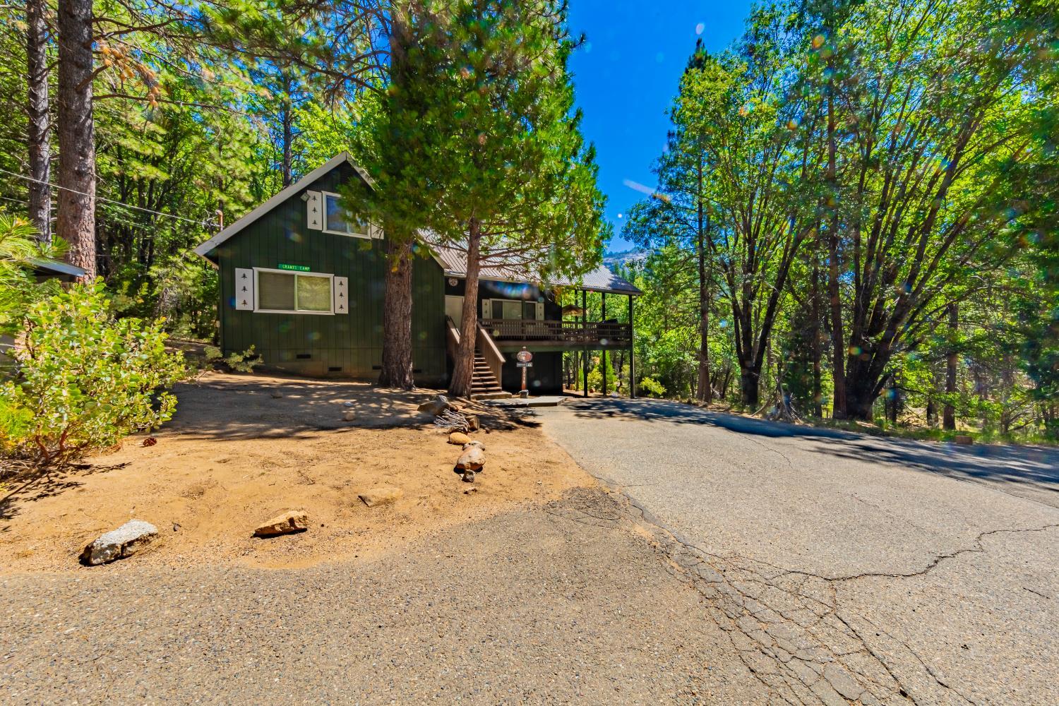 Yosemite, California, 95389, United States, 5 Bedrooms Bedrooms, ,4 BathroomsBathrooms,Residential,For Sale,1975650