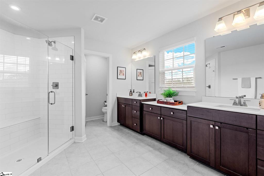 Greenville, South Carolina, 29607, United States, 6 Bedrooms Bedrooms, ,4 BathroomsBathrooms,Residential,For Sale,1986555