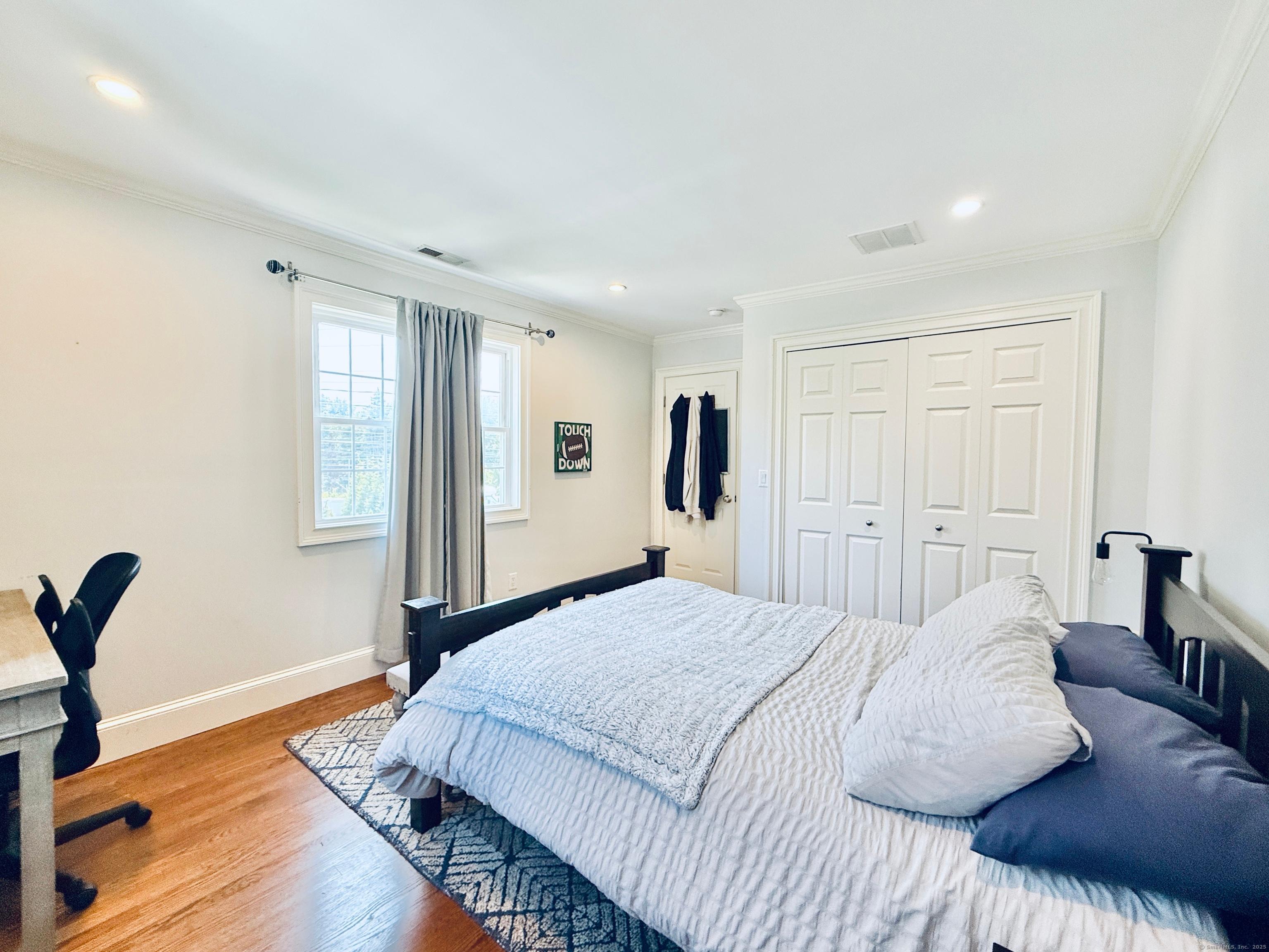 Darien, Connecticut, 06820, United States, 4 Bedrooms Bedrooms, ,3 BathroomsBathrooms,Residential,For Sale,1937000
