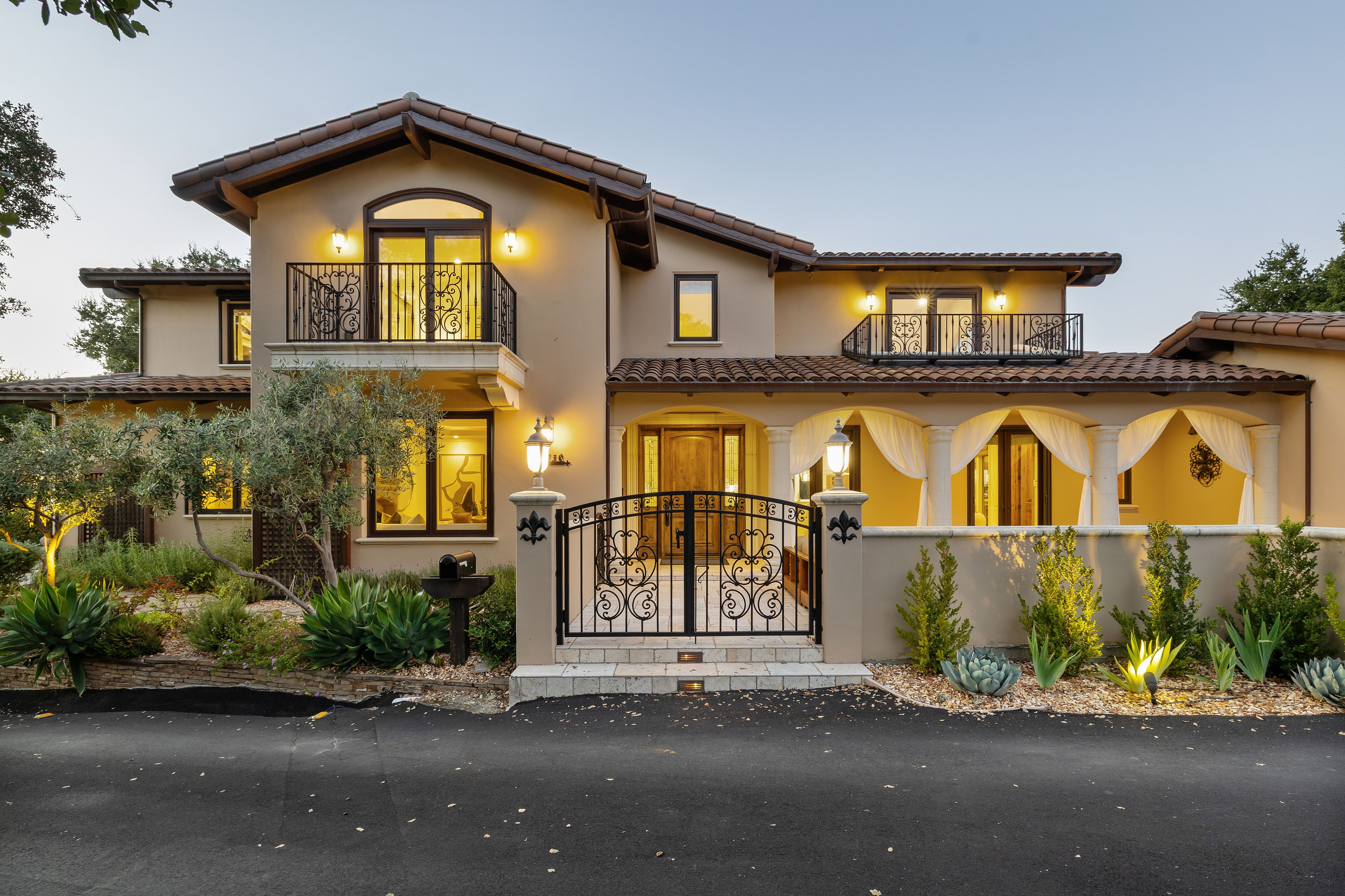  Private Mediterranean Estate with Breathtaking Views - 物件實景