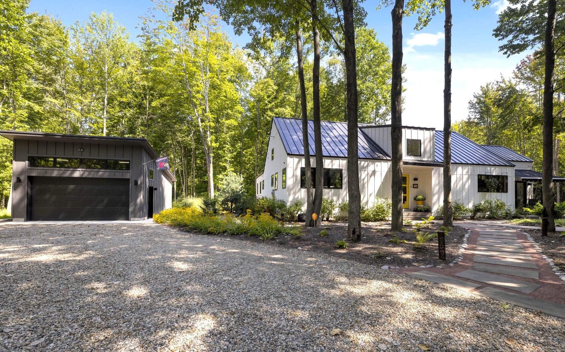 Michigan City, Indiana, 46360, United States, 3 Bedrooms Bedrooms, ,3 BathroomsBathrooms,Residential,For Sale,1988114