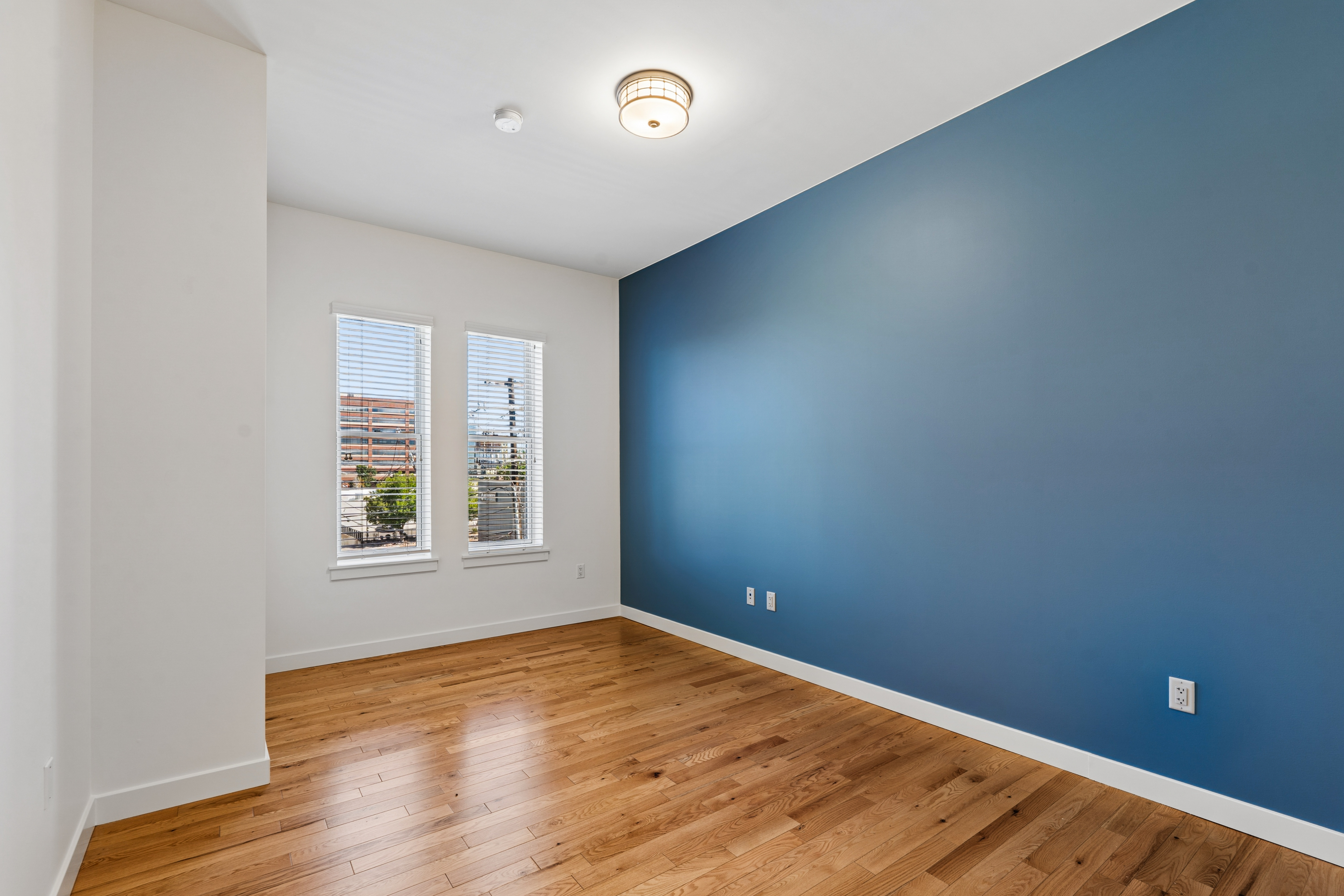  Beautifully Updated 2-Bedrooom Condo - 物件實景