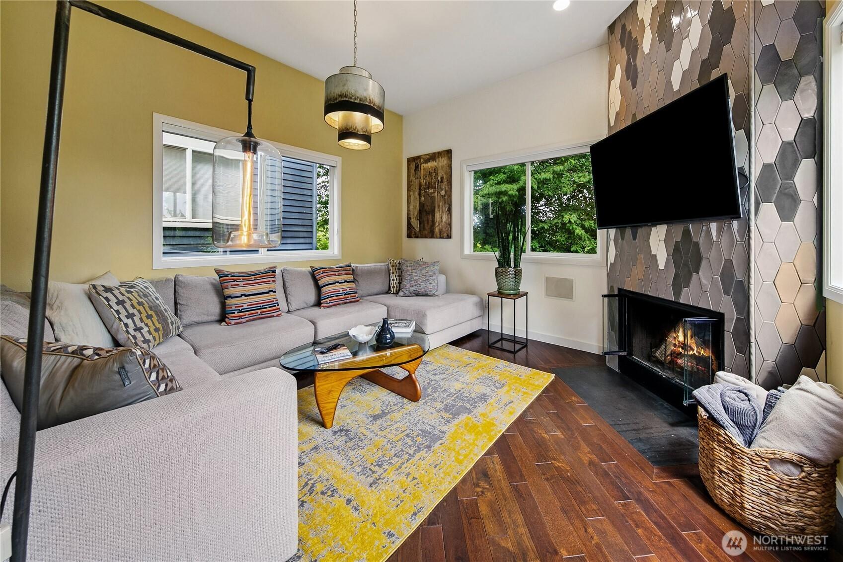SEATTLE, Washington, 98112, United States, 3 Bedrooms Bedrooms, ,3 BathroomsBathrooms,Residential,For Sale,1875763