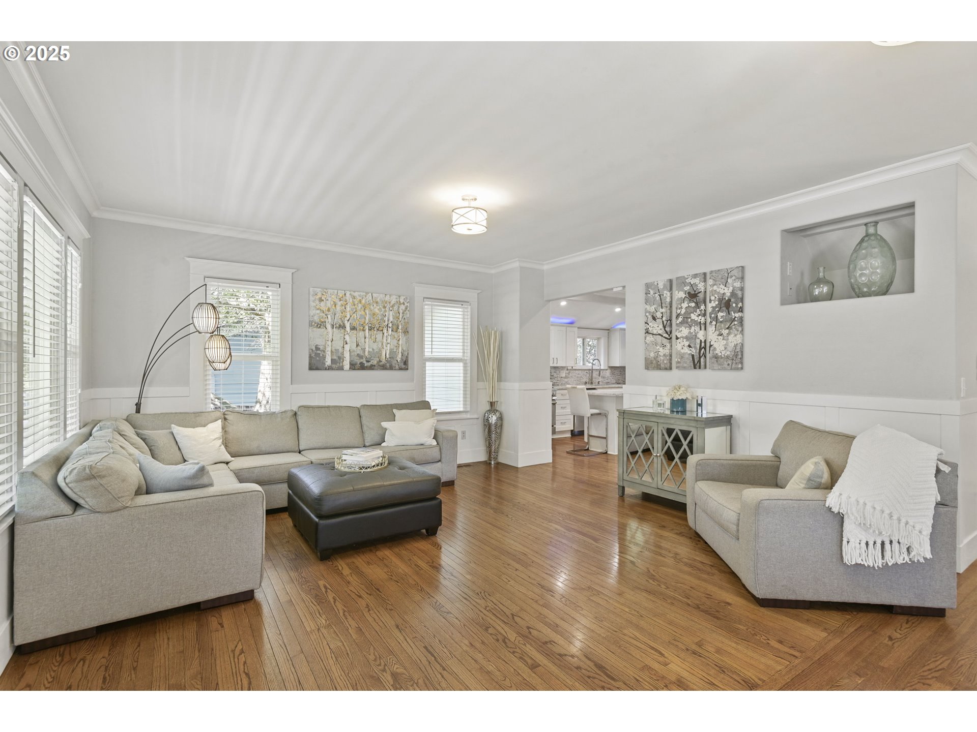 Vancouver, Washington, 98686, United States, 6 Bedrooms Bedrooms, ,3 BathroomsBathrooms,Residential,For Sale,1989368