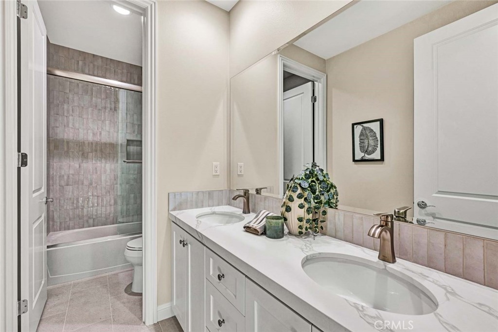 Lake Forest, California, 92630, United States, 4 Bedrooms Bedrooms, ,5 BathroomsBathrooms,Residential,For Sale,1988147