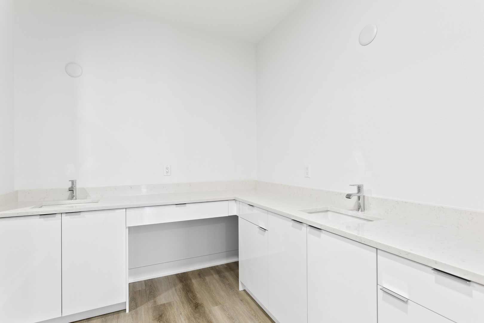 400 150th Ave # 304, Madeira Beach, Florida, 33708, United States, 3 Bedrooms Bedrooms, ,3 BathroomsBathrooms,Residential,For Sale,400 150th Ave # 304,1407196