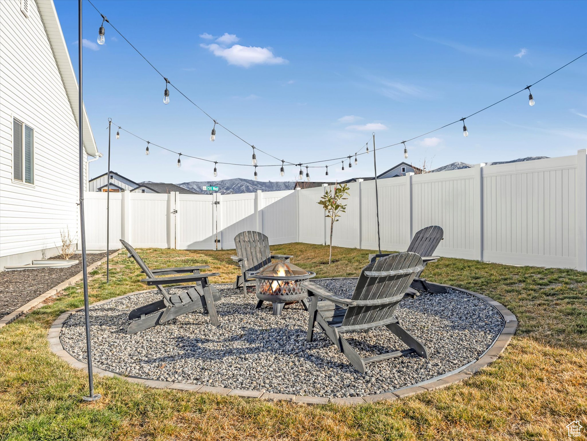 Tooele, Utah, 84074, United States, 3 Bedrooms Bedrooms, ,2 BathroomsBathrooms,Residential,For Sale,1859908