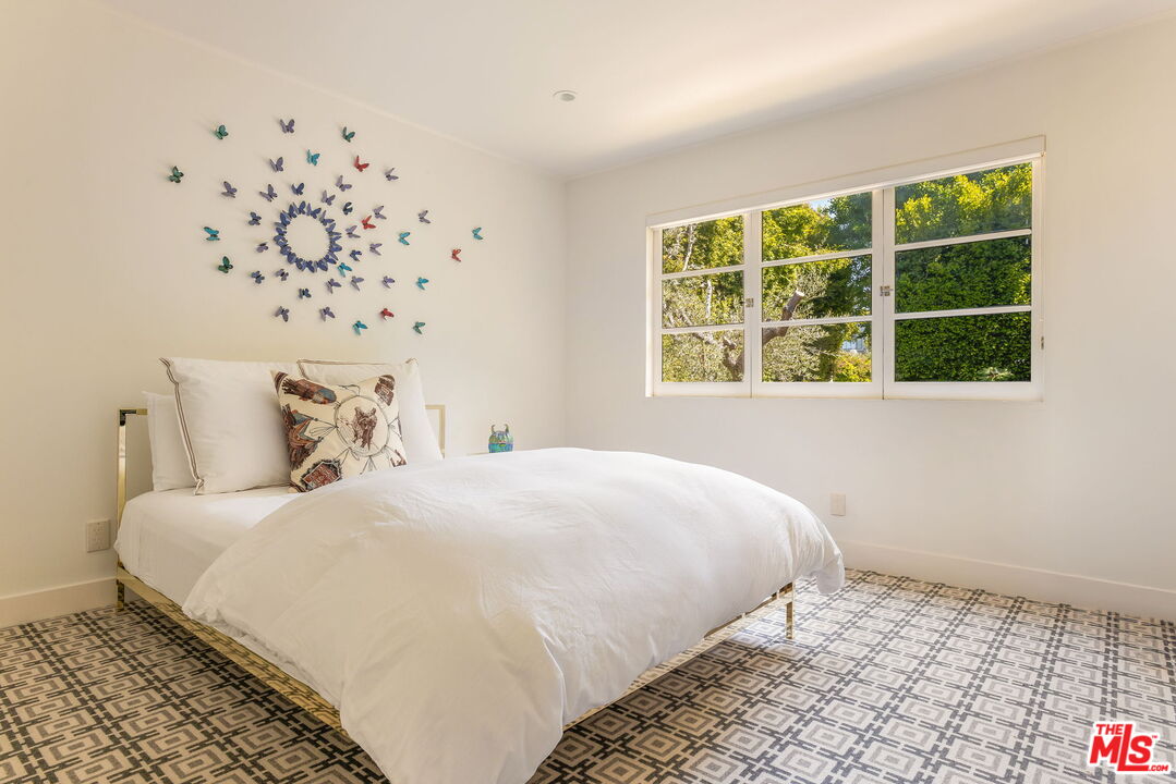 West Hollywood, California, 90048, United States, 3 Bedrooms Bedrooms, ,1 BathroomBathrooms,Residential,For Sale,1828298