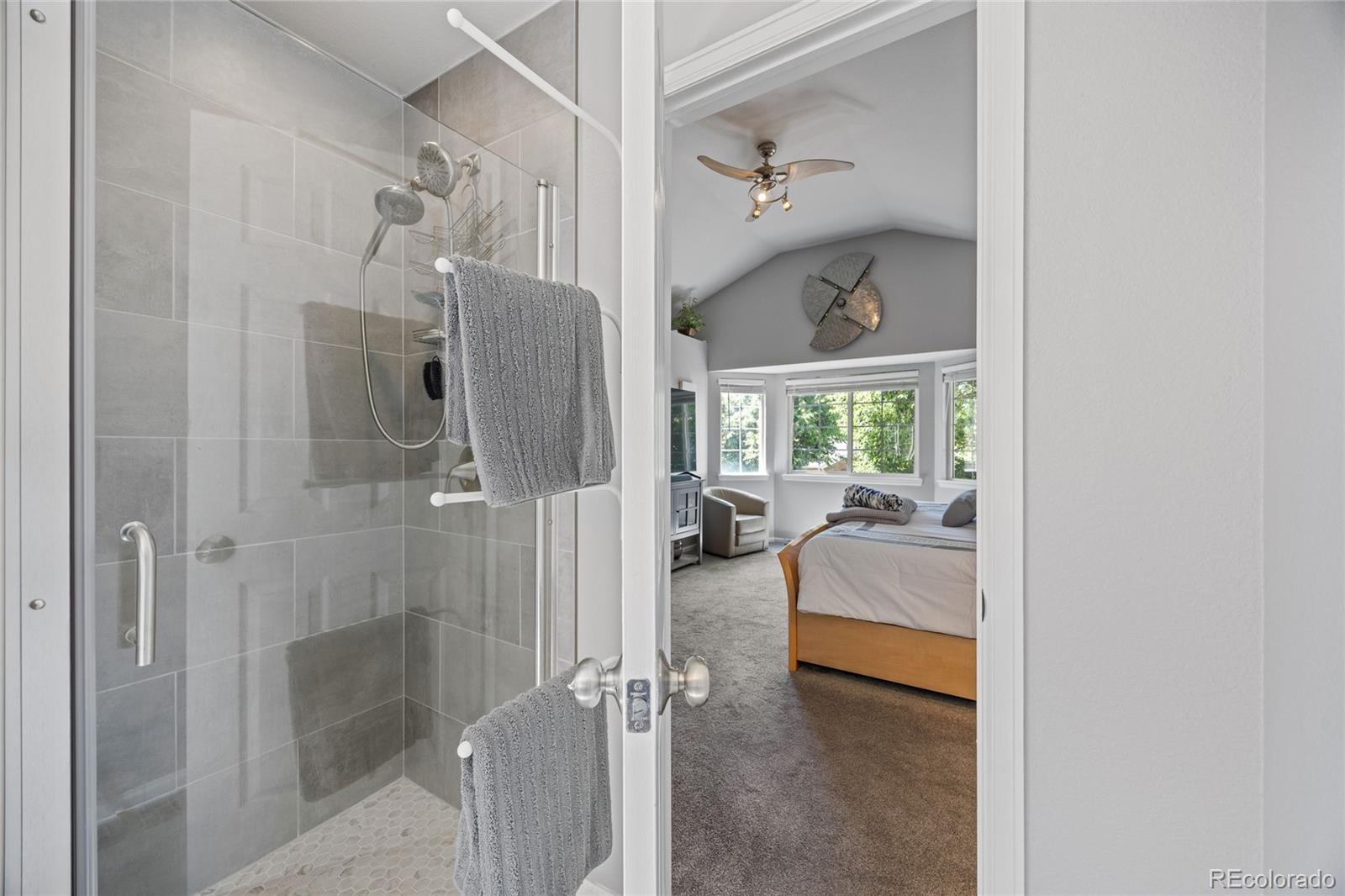 Aurora, Colorado, 80014, United States, 4 Bedrooms Bedrooms, ,2 BathroomsBathrooms,Residential,For Sale,1988194