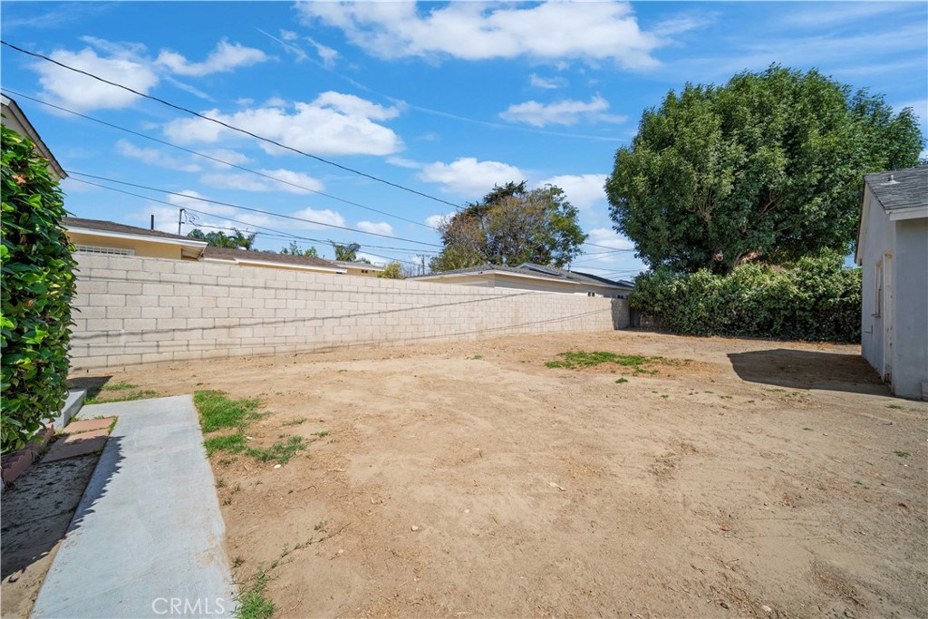 Baldwin Park, California, 91706, United States, 2 Bedrooms Bedrooms, ,1 BathroomBathrooms,Residential,For Sale,1940900