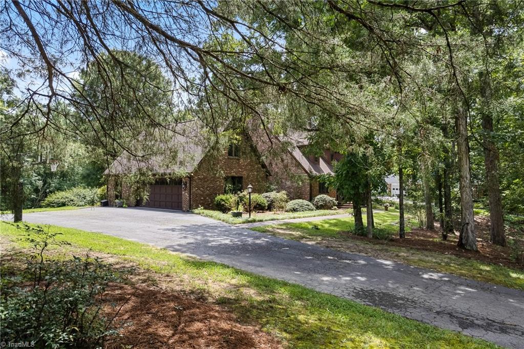 High Point, North Carolina, 27265, United States, 4 Bedrooms Bedrooms, ,4 BathroomsBathrooms,Residential,For Sale,1900964