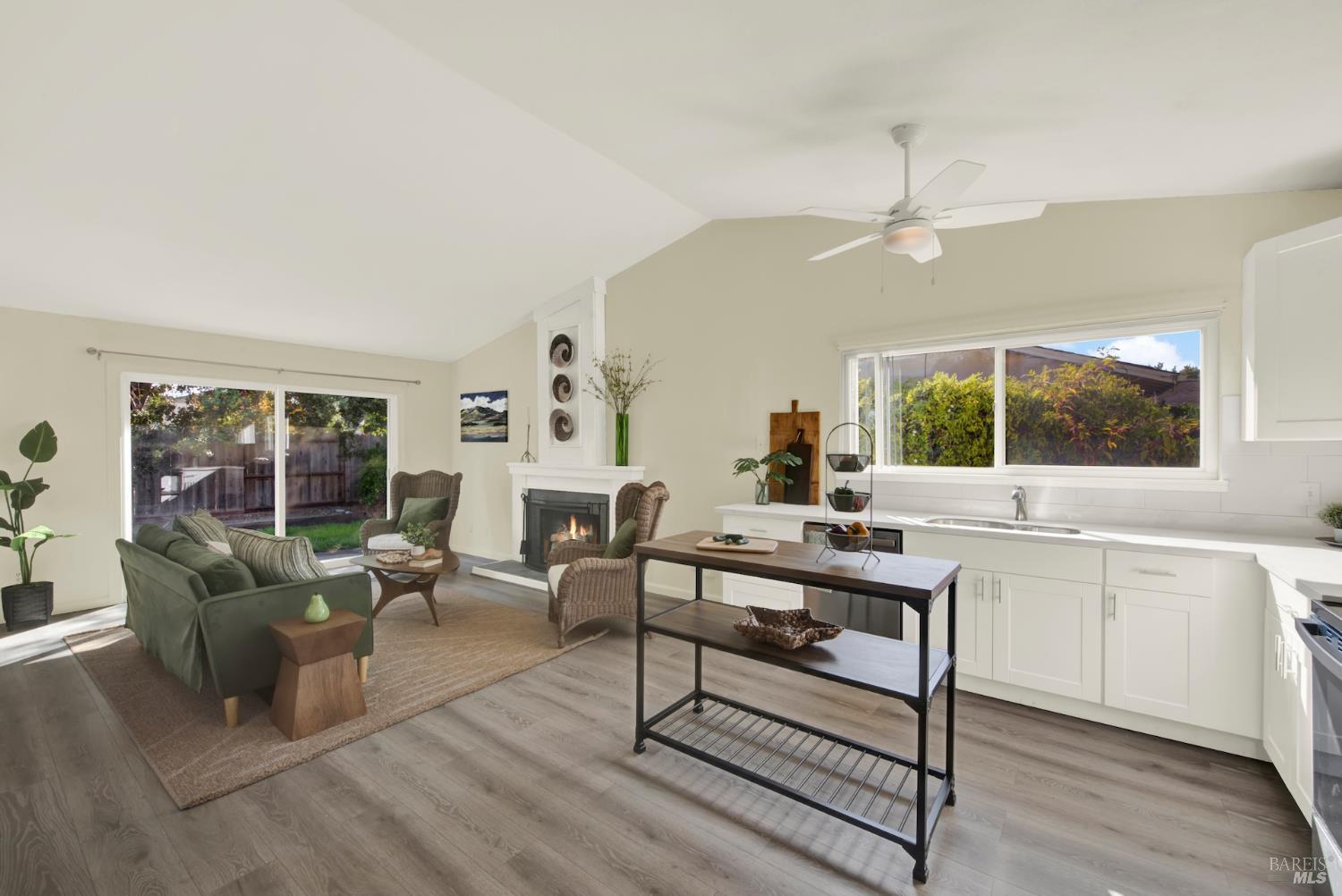 Napa, California, 94558, United States, 3 Bedrooms Bedrooms, ,2 BathroomsBathrooms,Residential,For Sale,1939926