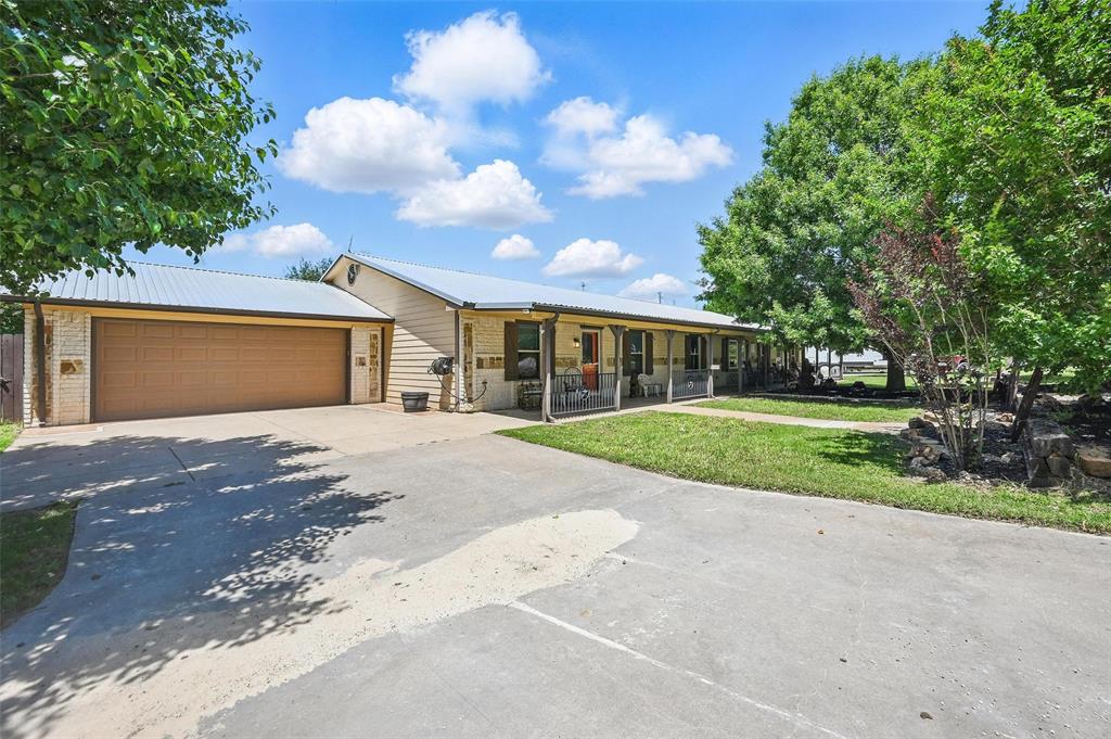 Cleburne, Texas, 76031, United States, 4 Bedrooms Bedrooms, ,4 BathroomsBathrooms,Residential,For Sale,1827195