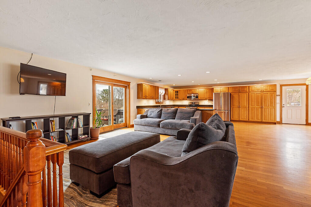 China, Maine, 04358, United States, 6 Bedrooms Bedrooms, ,3 BathroomsBathrooms,Residential,For Sale,1898689