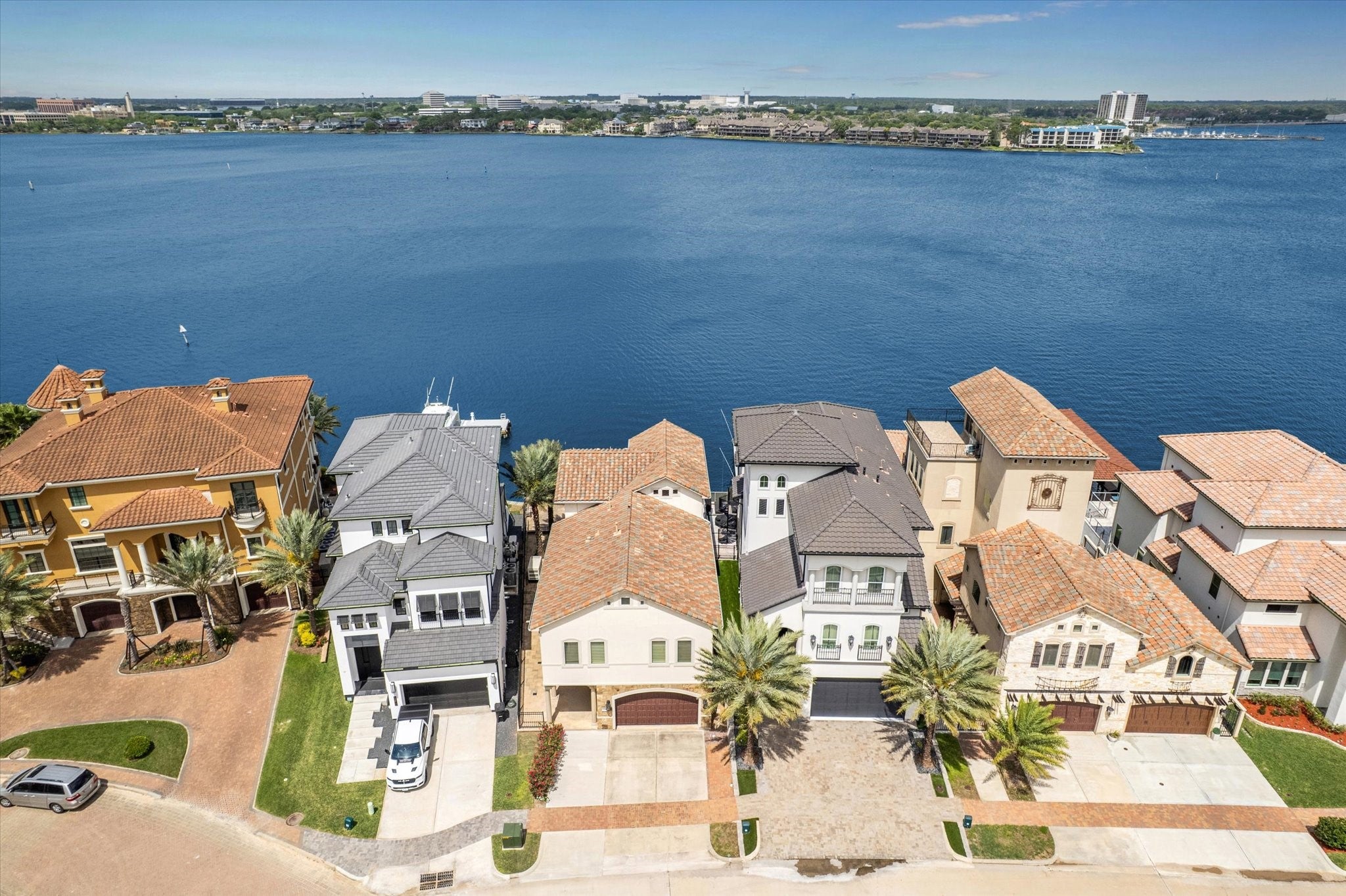 Beacon Cir, League City, TX 77573