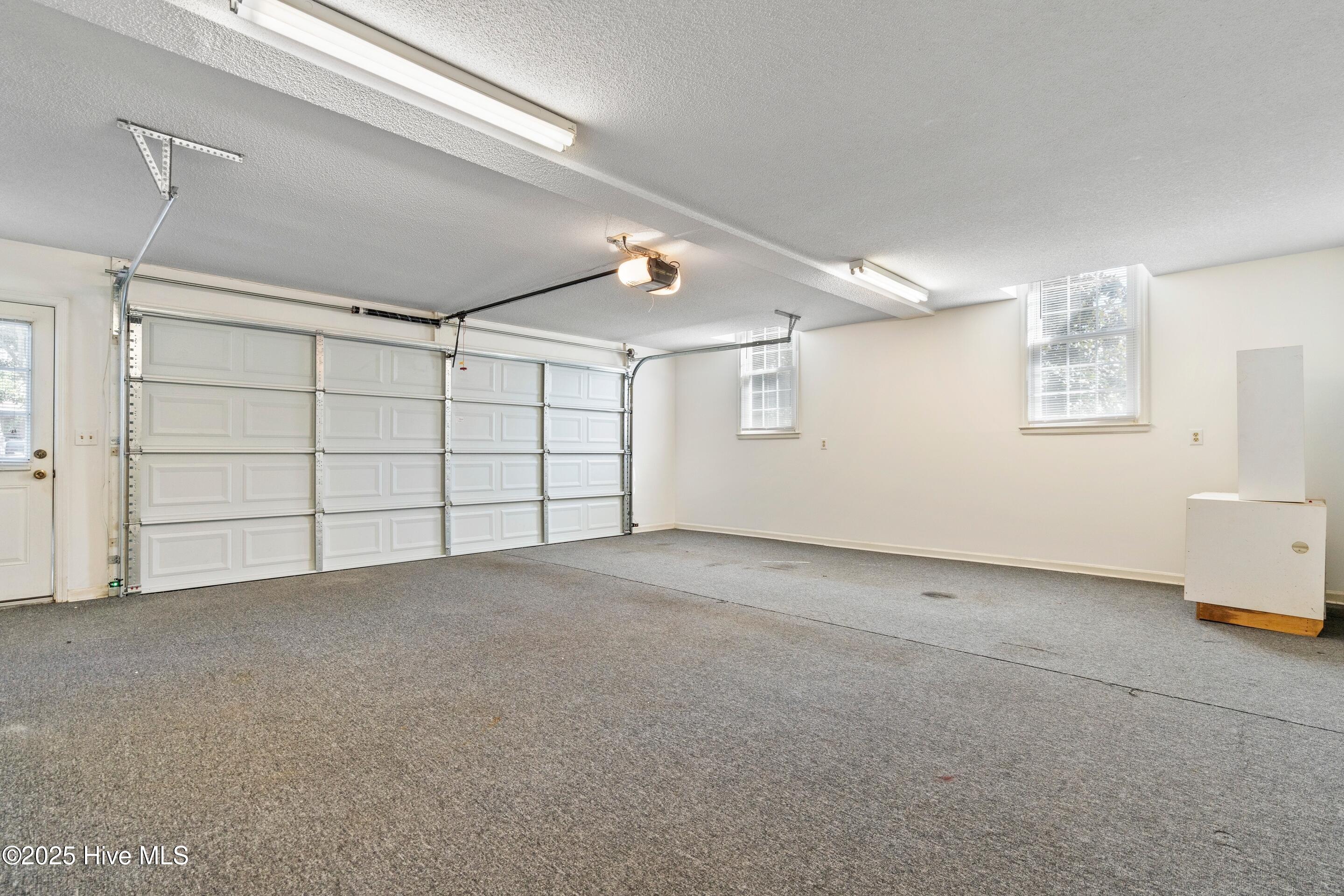 Wilmington, North Carolina, 28409, United States, 4 Bedrooms Bedrooms, ,3 BathroomsBathrooms,Residential,For Sale,1967637