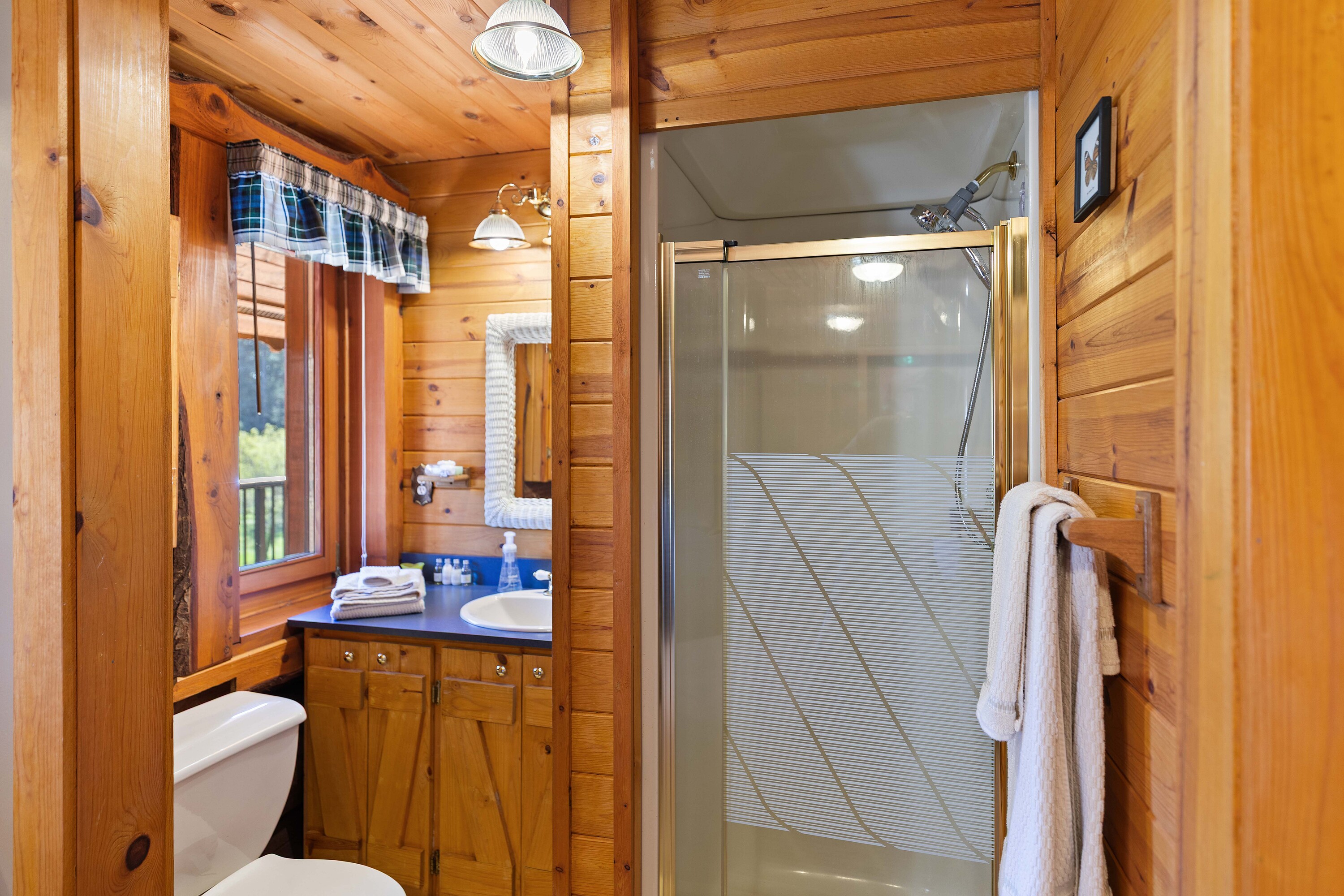  West Coast Cedar Log Home - 物件實景