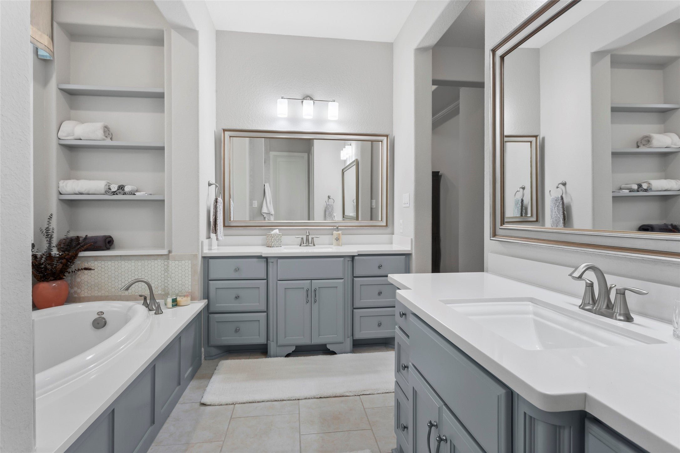 Rosenberg, Texas, 77469, United States, 4 Bedrooms Bedrooms, ,5 BathroomsBathrooms,Residential,For Sale,2010011